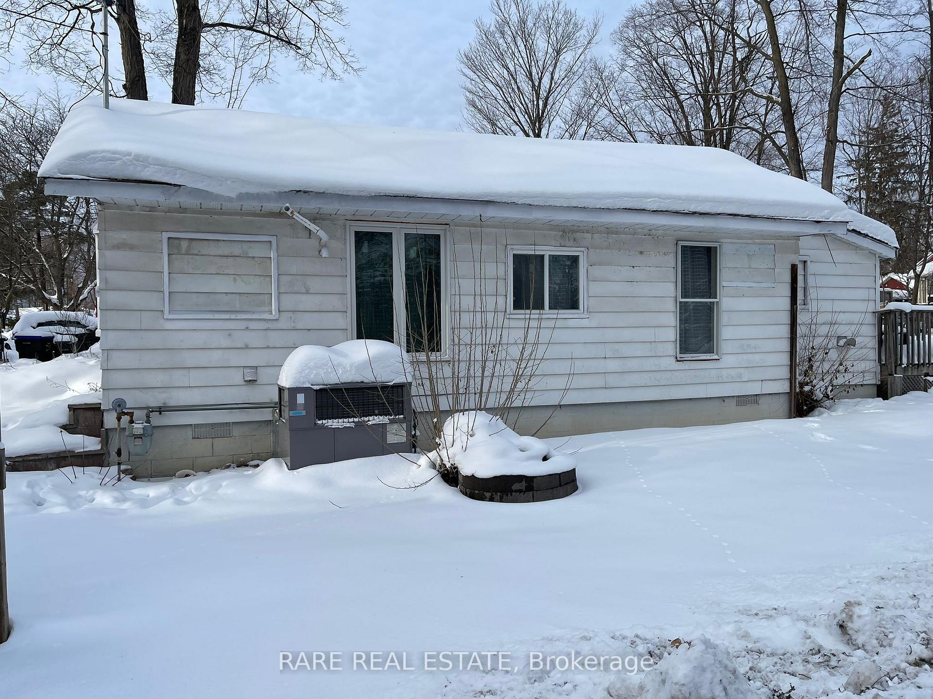 Front of 1981 Inglewood Drive