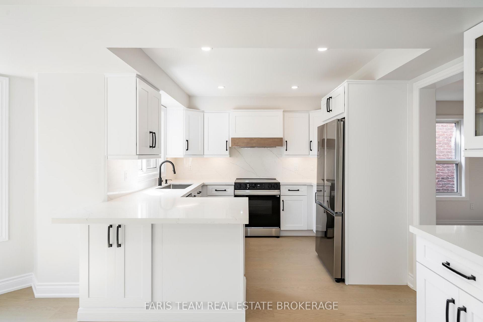 Photo 4 of 45 Knupp Road, Barrie, Edgehill Drive — HOMEH