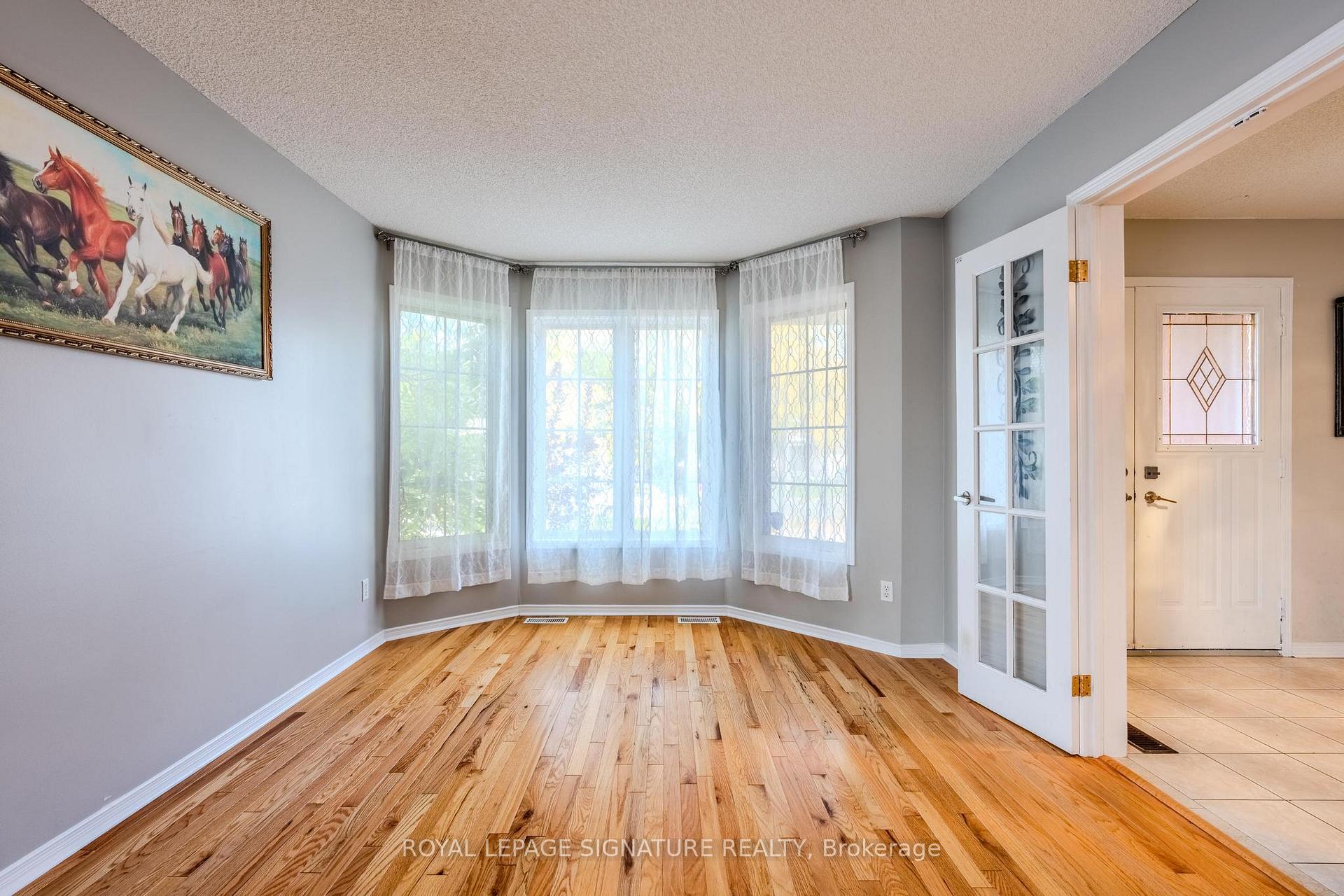 Photo 25 of 341 Livingstone Street, Barrie, Northwest — HOMEH