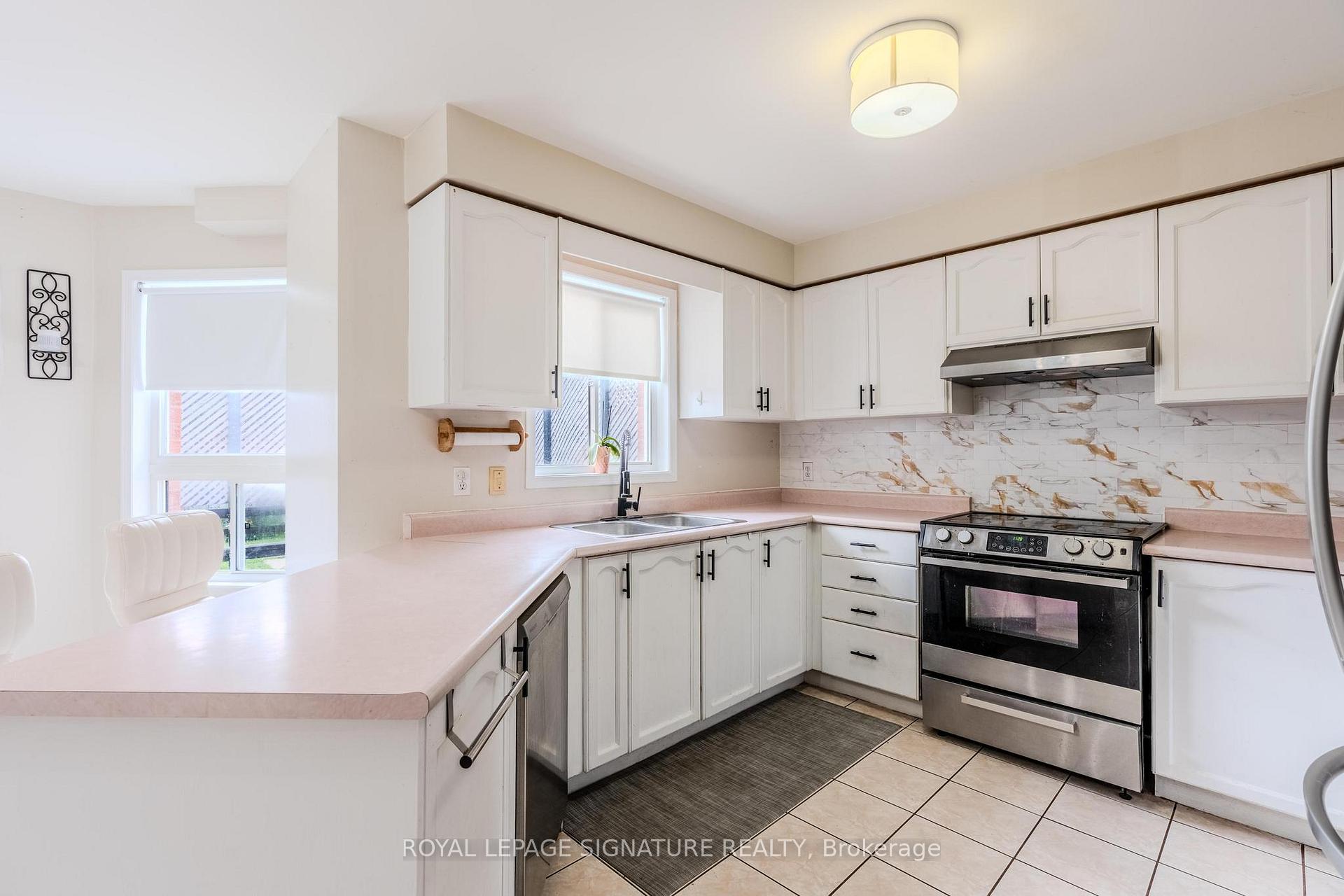 Photo 16 of 341 Livingstone Street, Barrie, Northwest — HOMEH