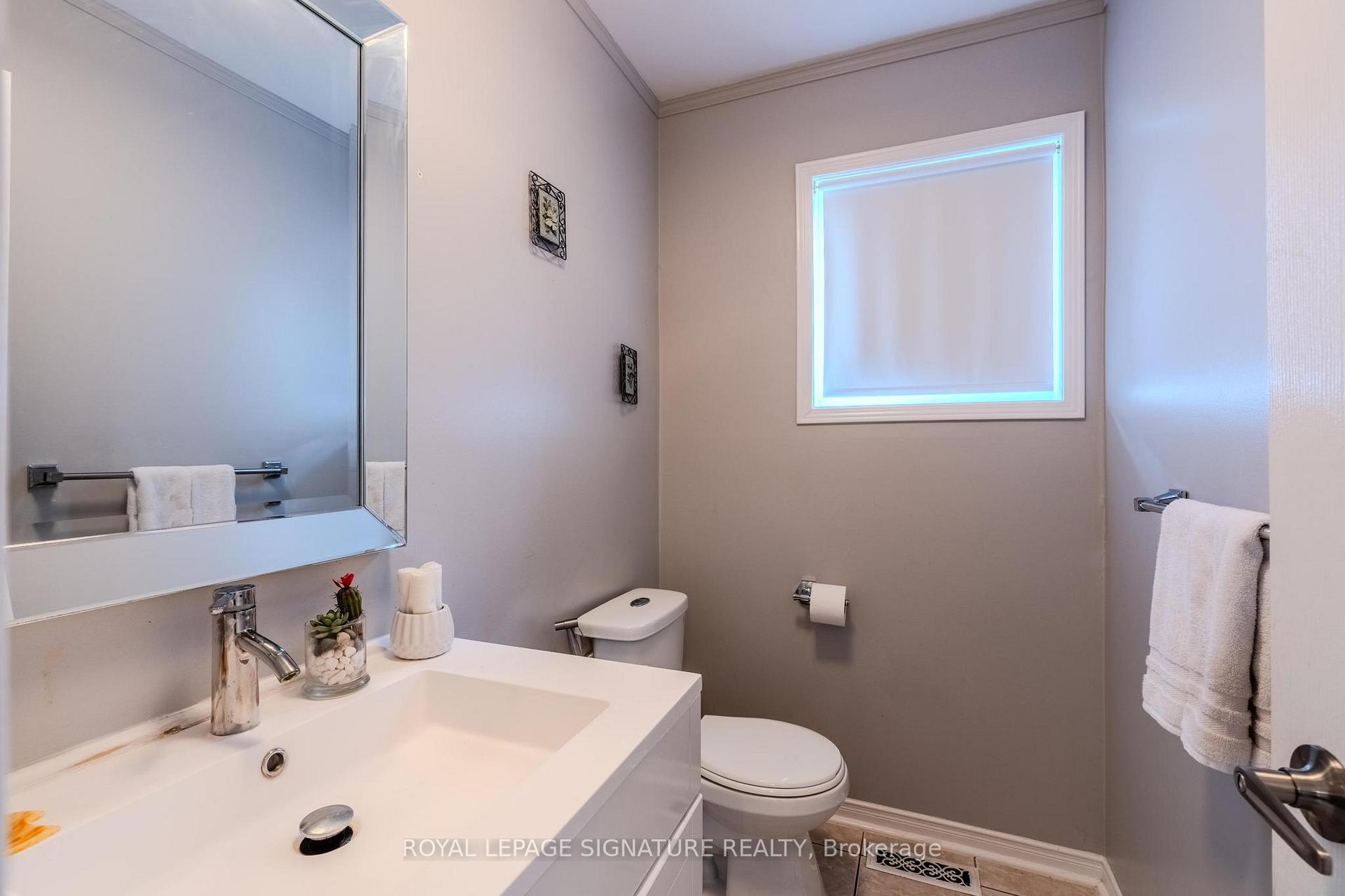Photo 13 of 341 Livingstone Street, Barrie, Northwest — HOMEH