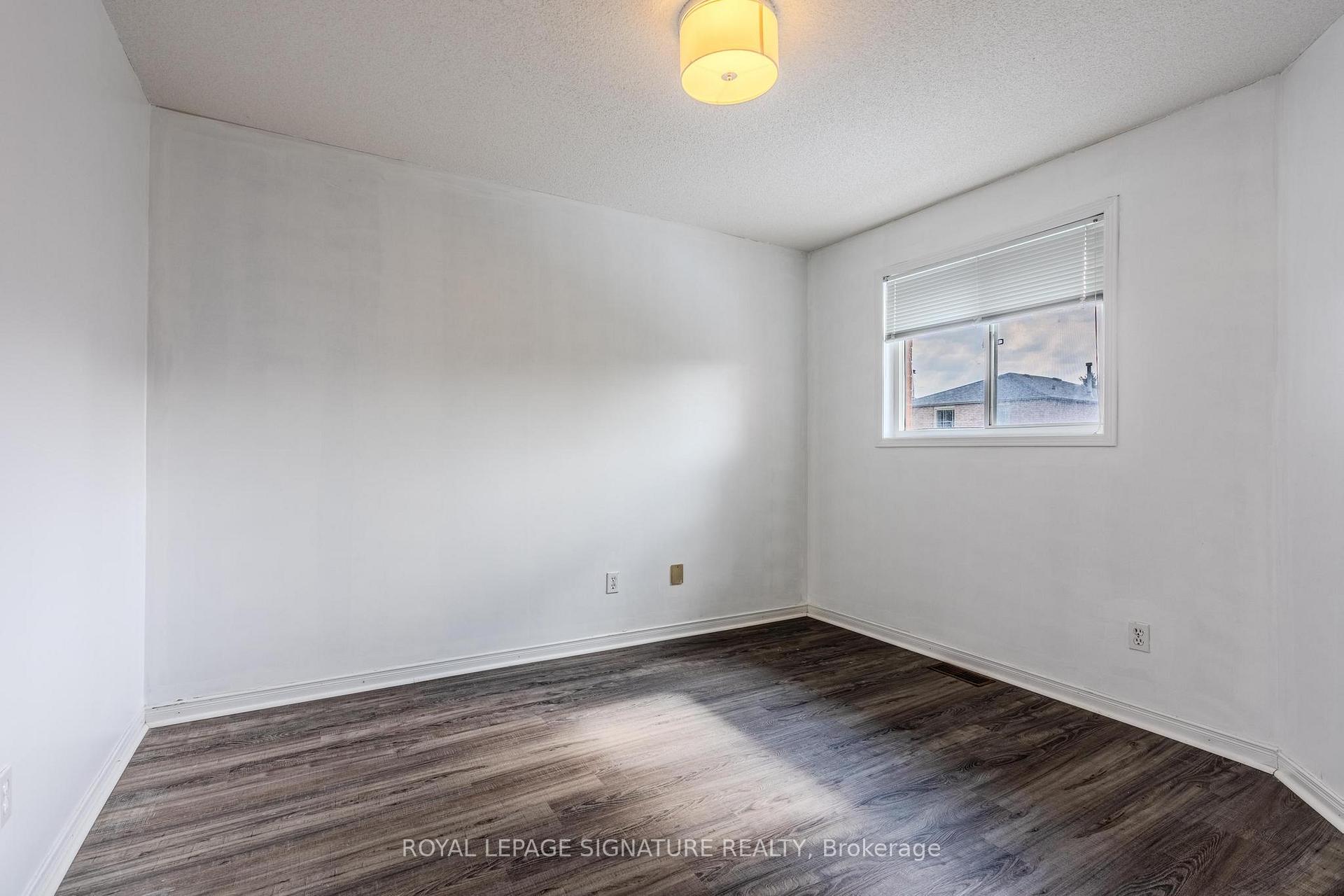 Photo 18 of 341 Livingstone Street, Barrie, Northwest — HOMEH