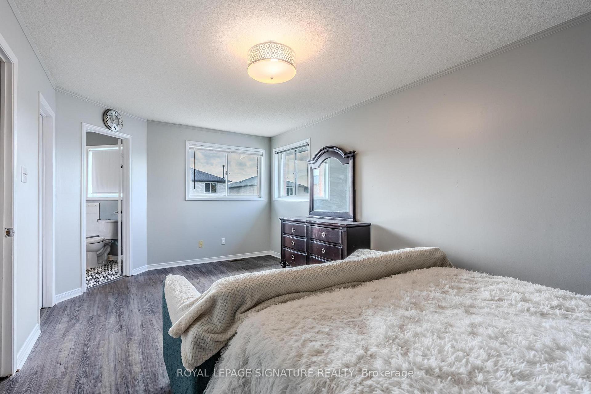 Photo 24 of 341 Livingstone Street, Barrie, Northwest — HOMEH