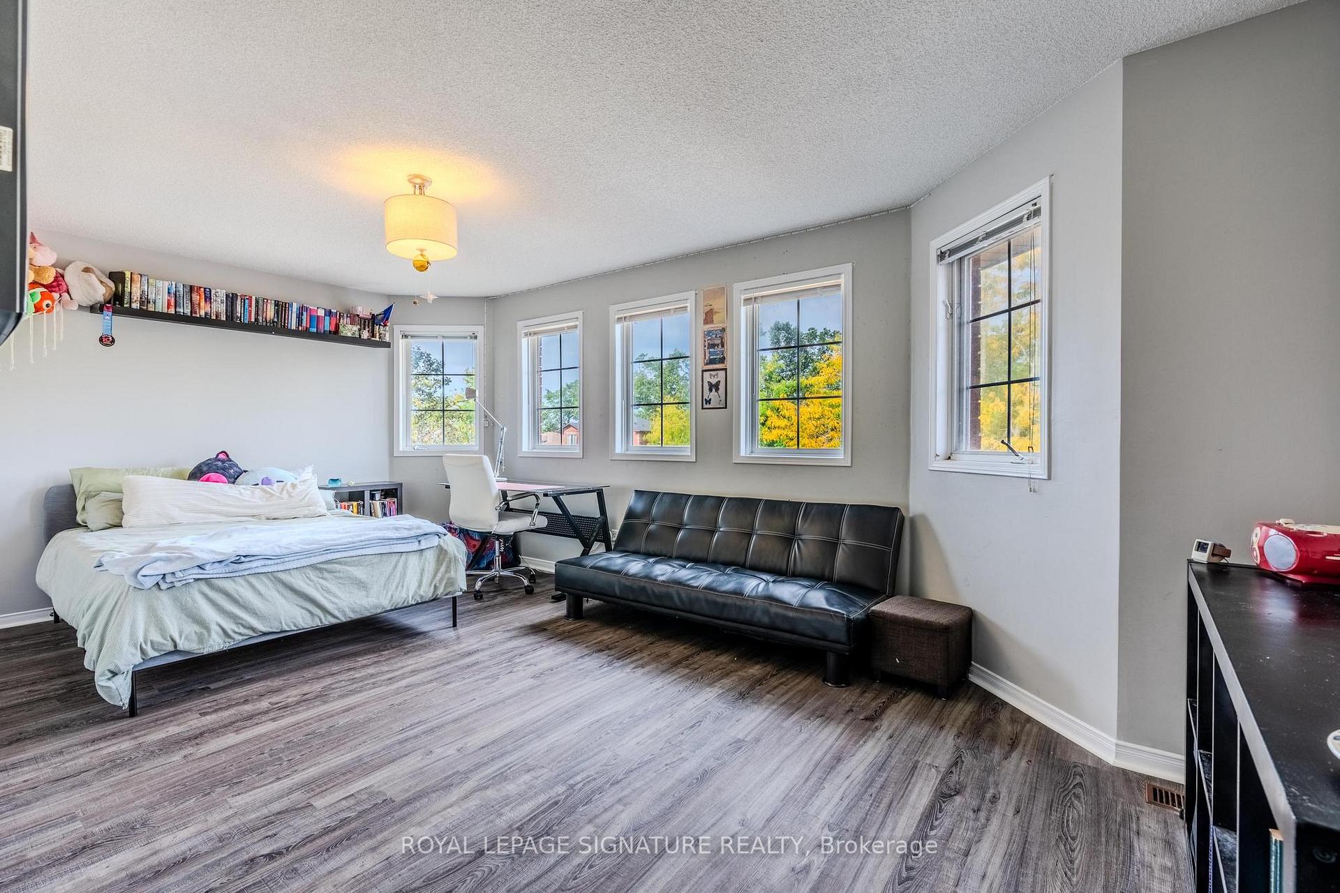 Photo 11 of 341 Livingstone Street, Barrie, Northwest — HOMEH