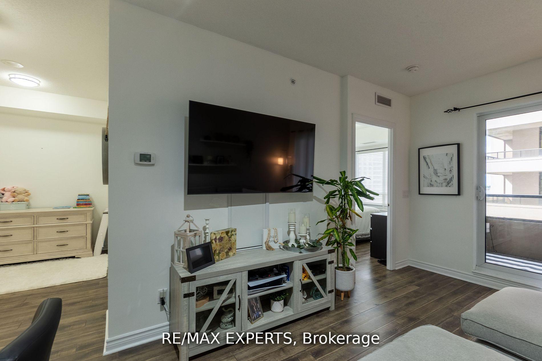 Photo 12 of Unit 715, 9255 Jane Street, Vaughan, Maple — HOMEH