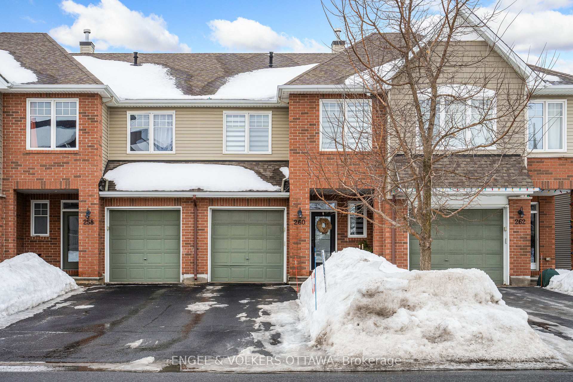Photo 2 of 260 Meadowlilly Road, Ottawa, Blossom Park/Kemp Park/Findlay Creek — HOMEH