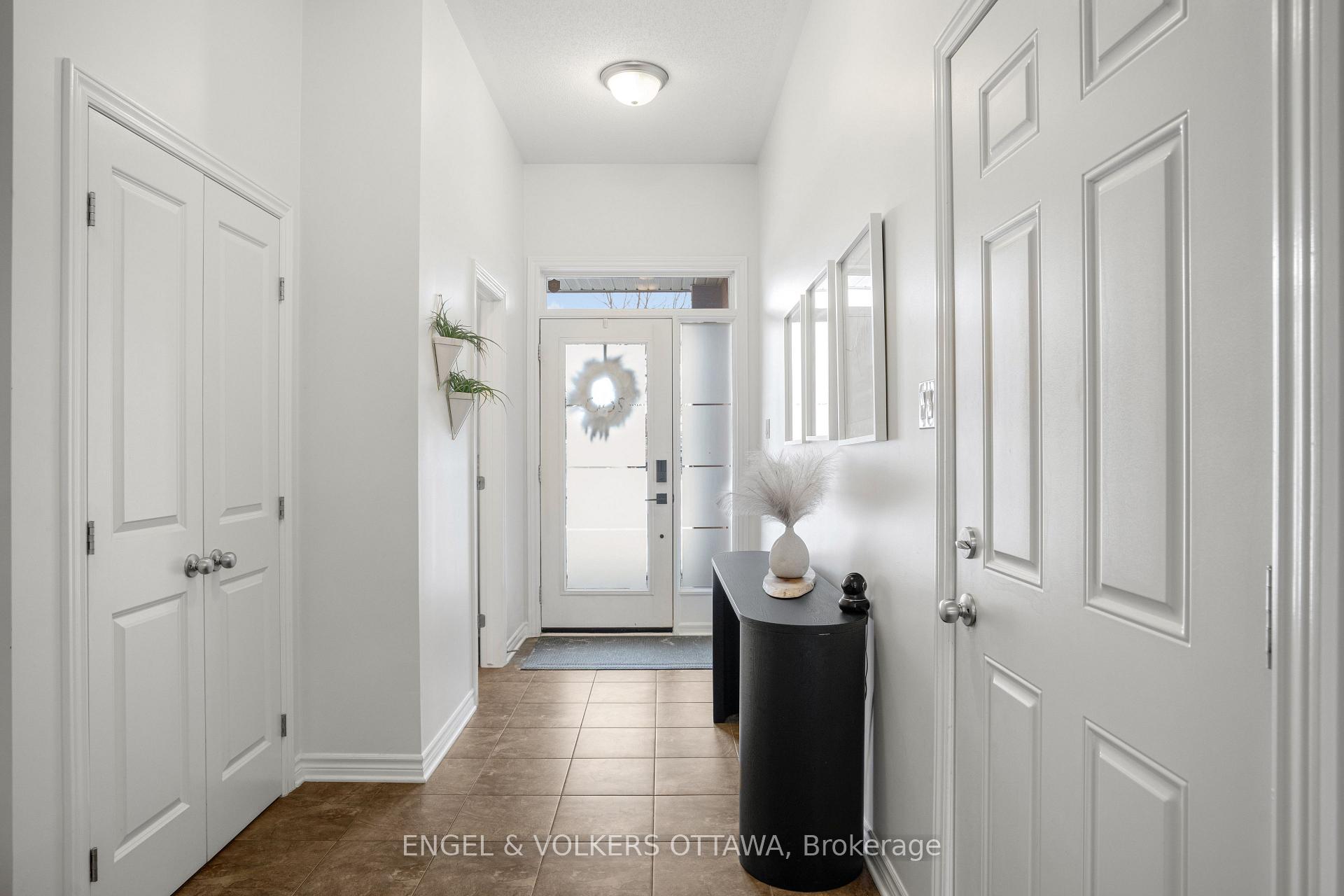 Photo 6 of 260 Meadowlilly Road, Ottawa, Blossom Park/Kemp Park/Findlay Creek — HOMEH