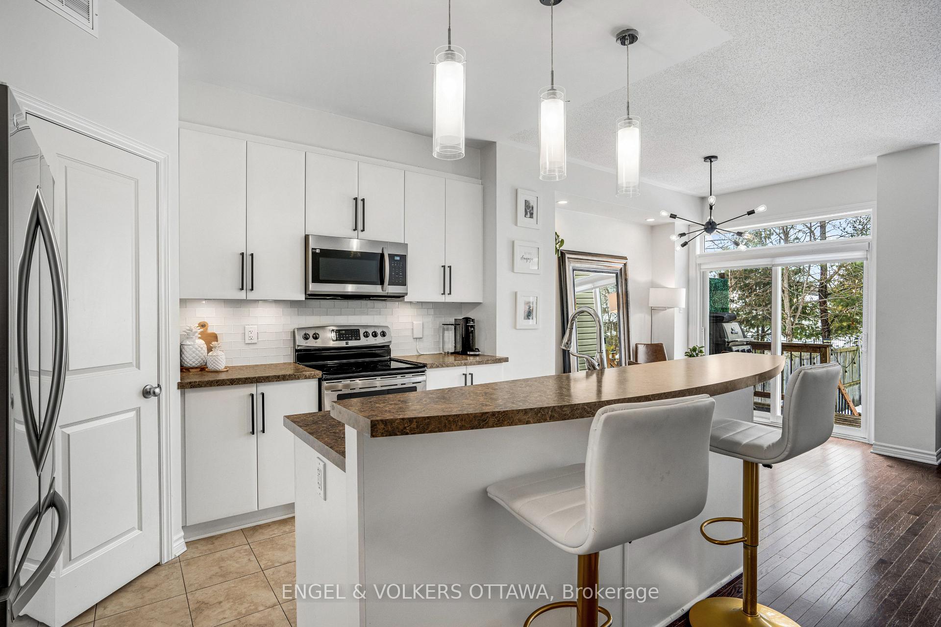 Photo 8 of 260 Meadowlilly Road, Ottawa, Blossom Park/Kemp Park/Findlay Creek — HOMEH