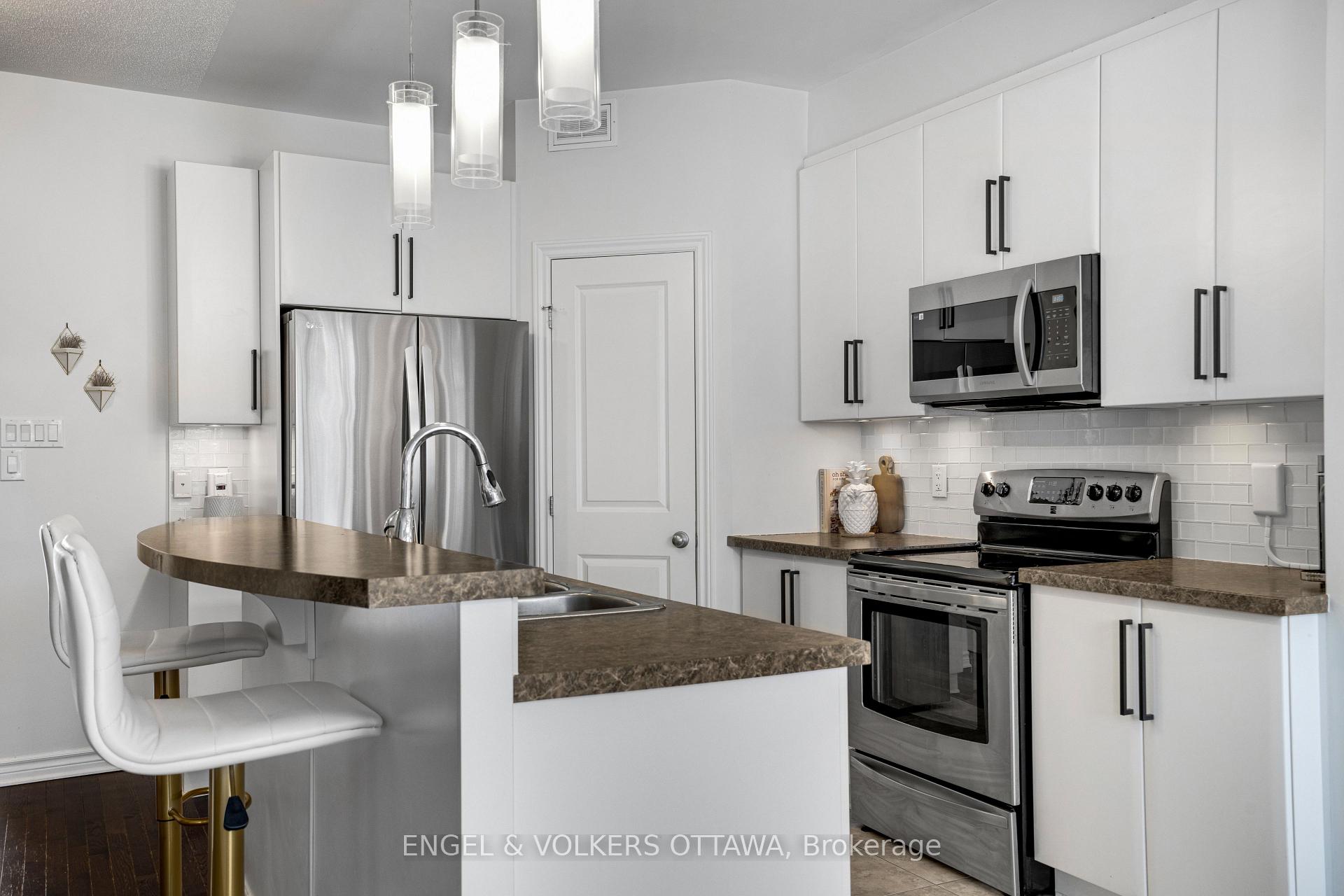 Photo 13 of 260 Meadowlilly Road, Ottawa, Blossom Park/Kemp Park/Findlay Creek — HOMEH