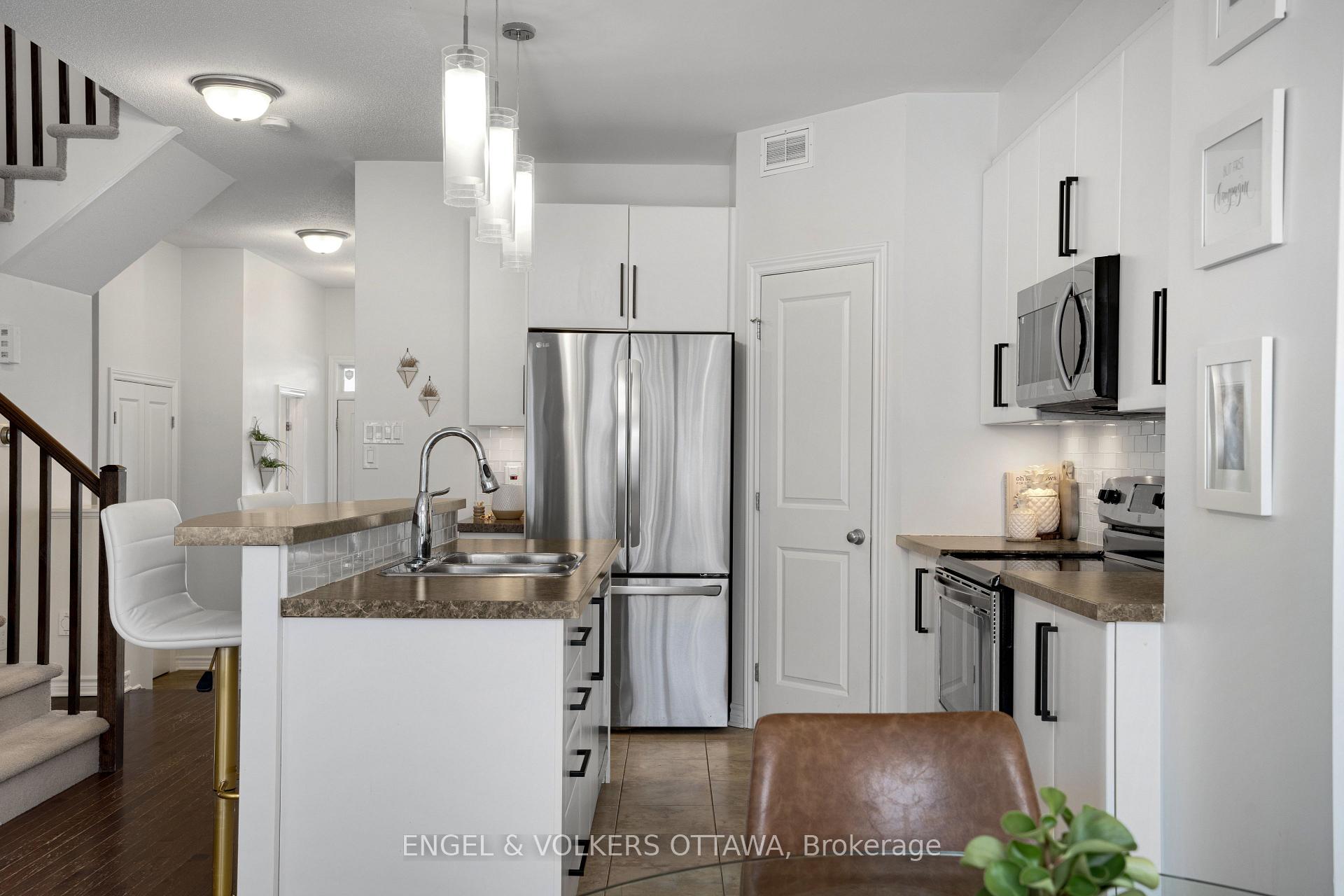 Photo 14 of 260 Meadowlilly Road, Ottawa, Blossom Park/Kemp Park/Findlay Creek — HOMEH
