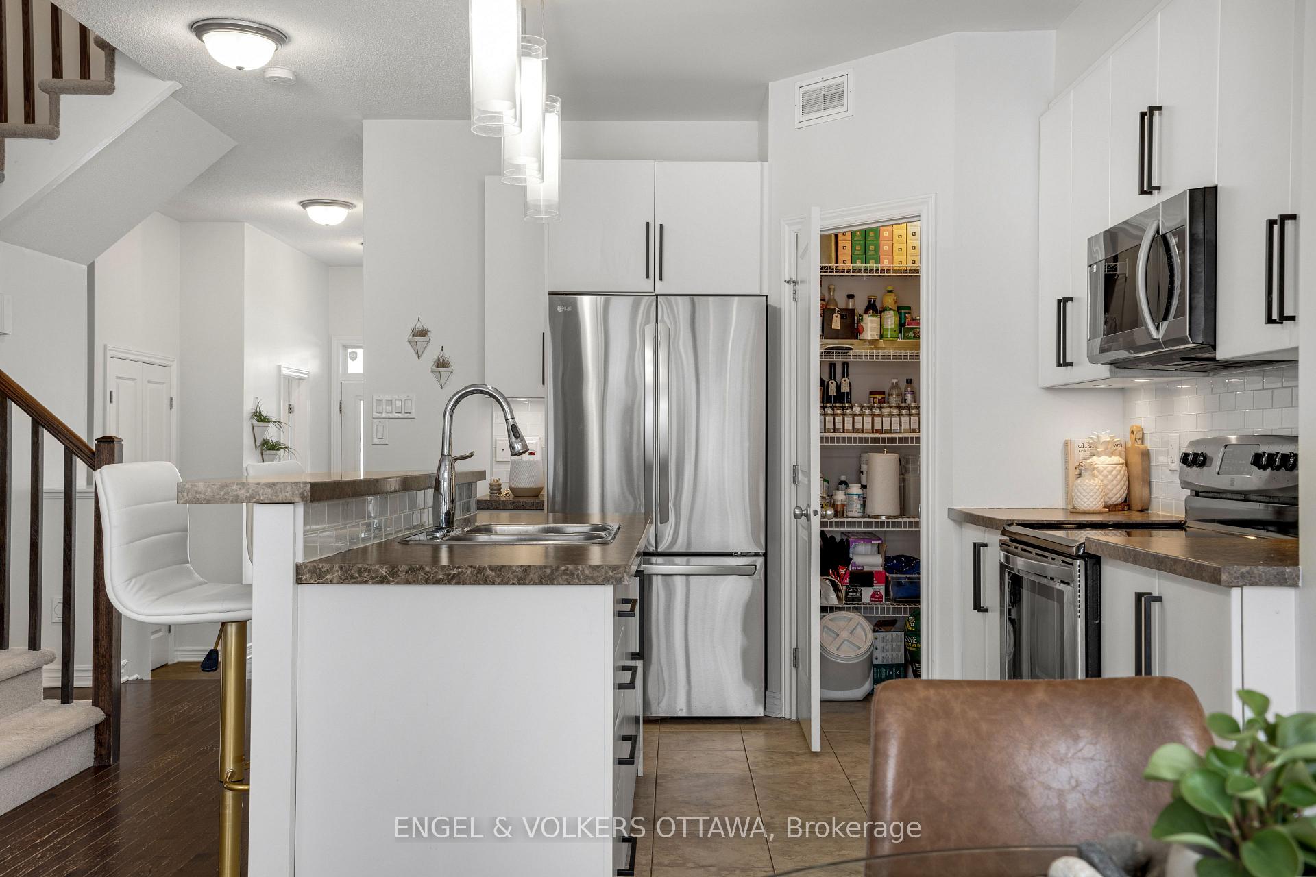 Photo 15 of 260 Meadowlilly Road, Ottawa, Blossom Park/Kemp Park/Findlay Creek — HOMEH
