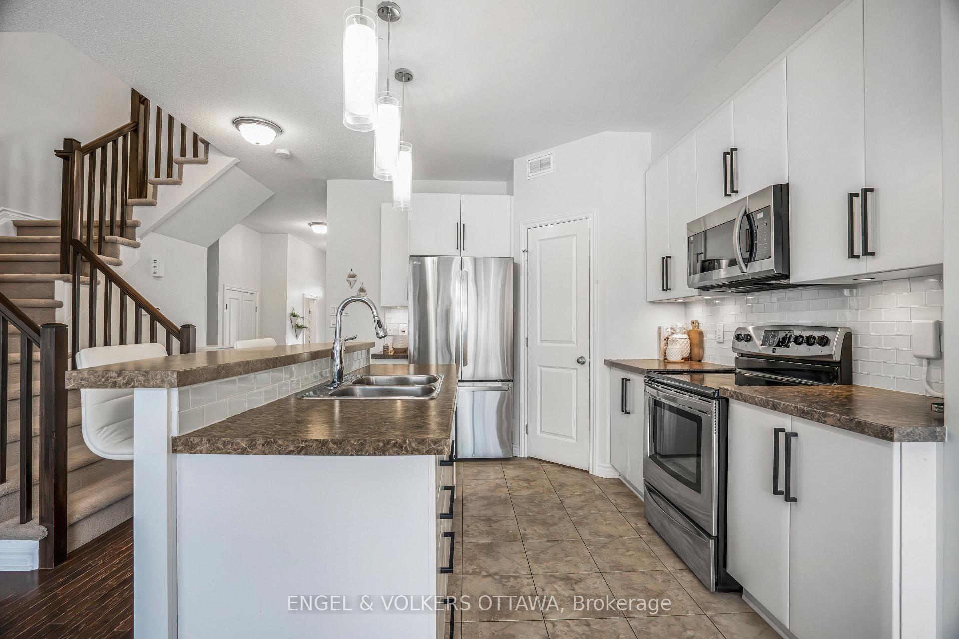 Photo 16 of 260 Meadowlilly Road, Ottawa, Blossom Park/Kemp Park/Findlay Creek — HOMEH