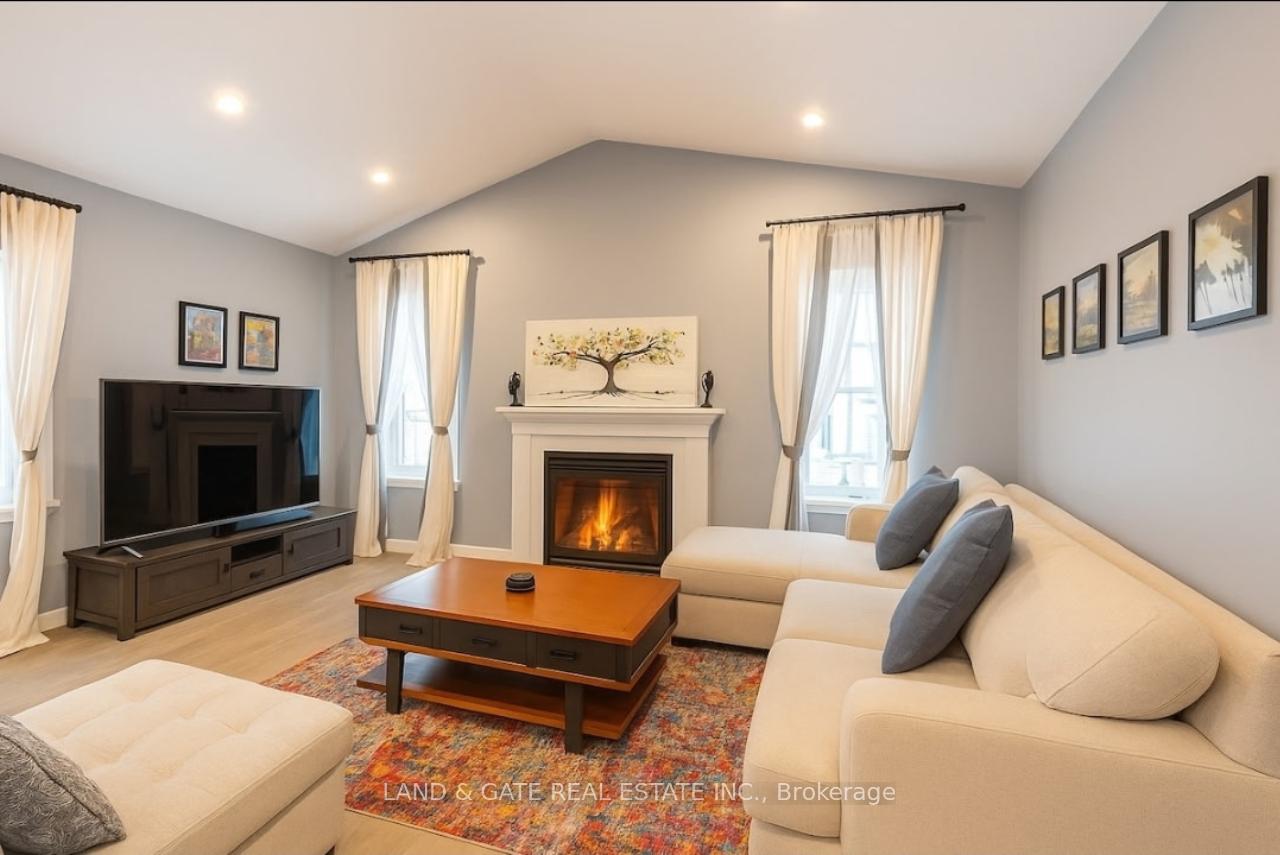 Photo 2 of 1840 Dalhousie Crescent, Oshawa, Samac — HOMEH