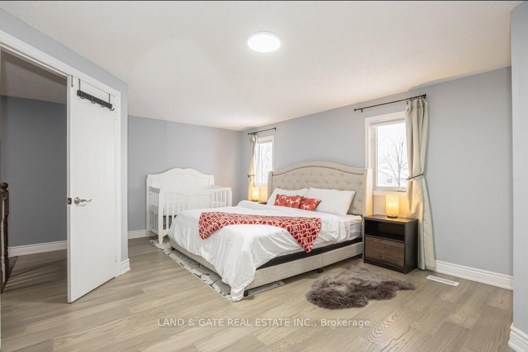 Photo 8 of 1840 Dalhousie Crescent, Oshawa, Samac — HOMEH