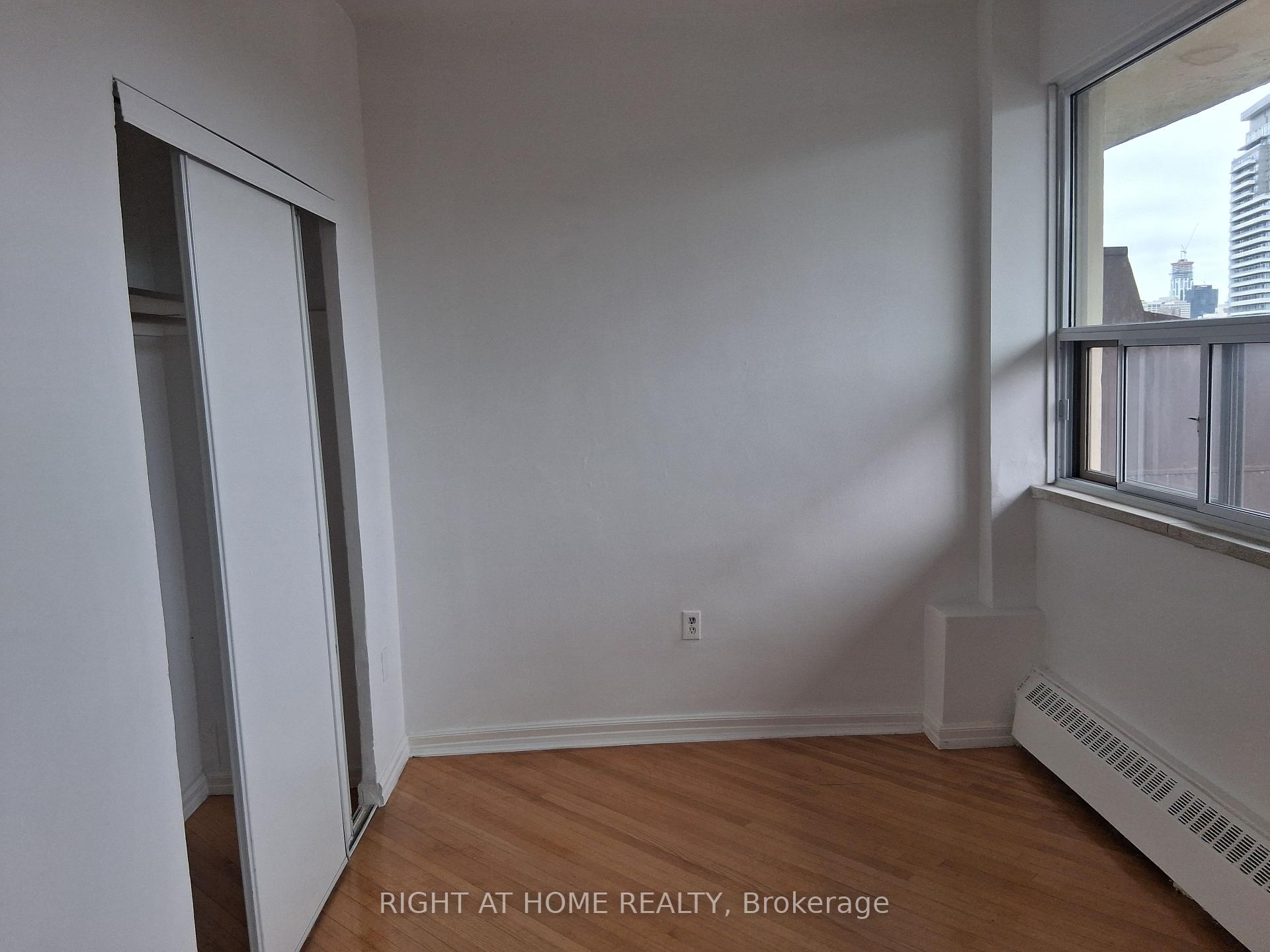 Photo 3 of Unit 1001, 191 St George Street, Toronto, The Annex — HOMEH