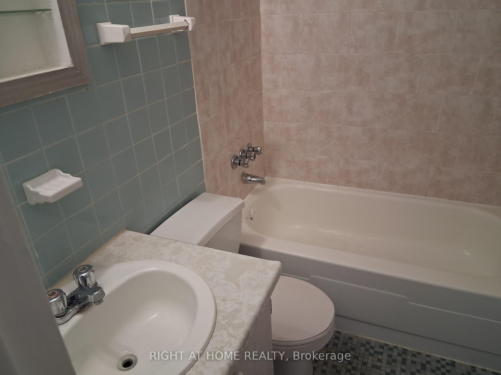 Photo 6 of Unit 1001, 191 St George Street, Toronto, The Annex — HOMEH