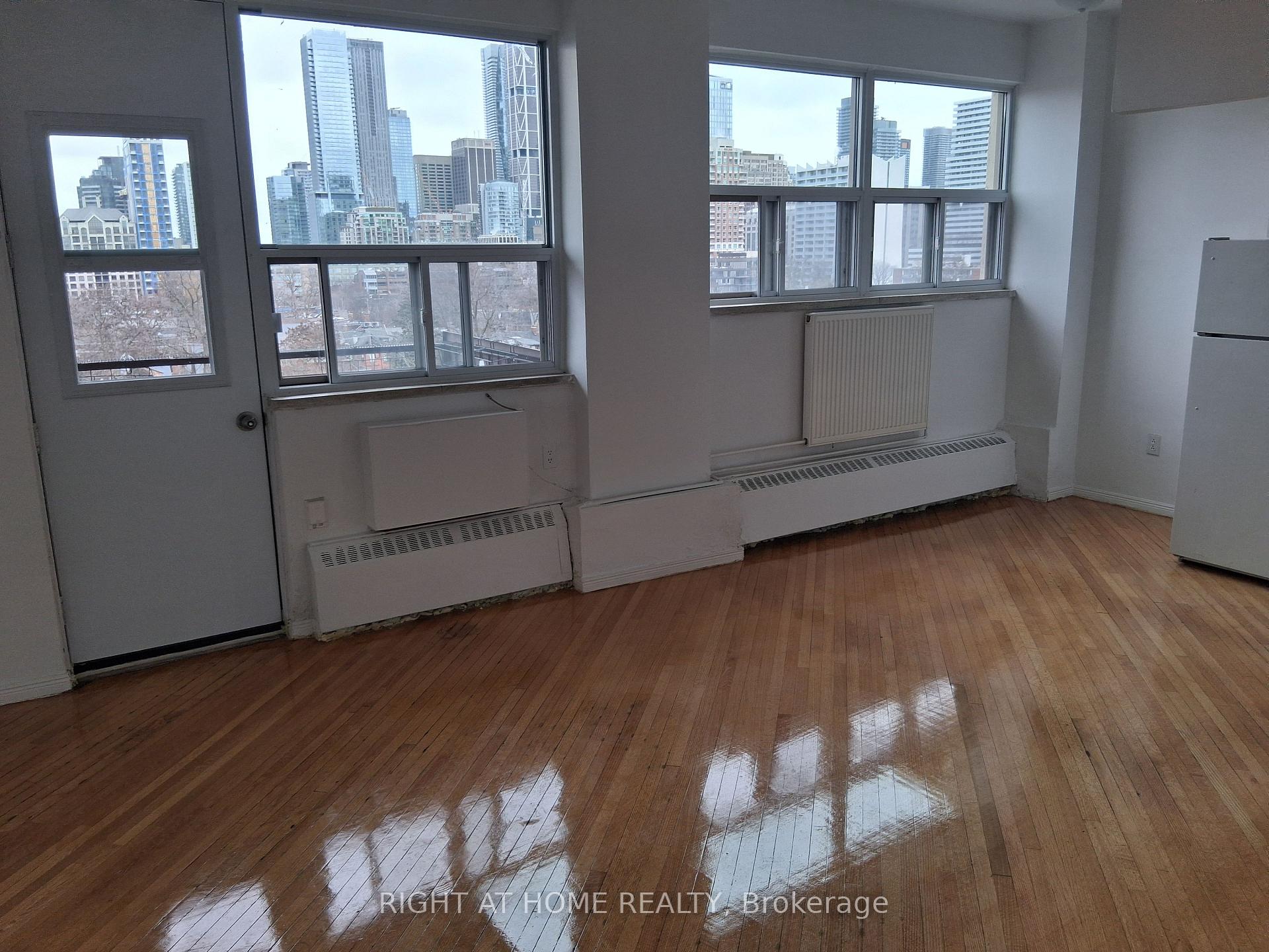 Photo 4 of Unit 1001, 191 St George Street, Toronto, The Annex — HOMEH