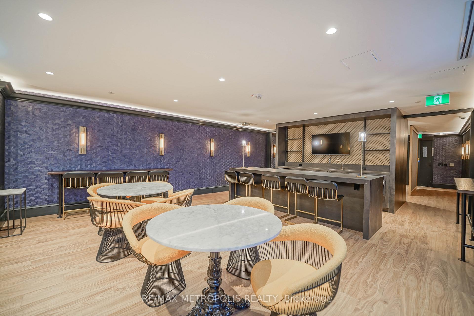 Photo 4 of Unit 406, 1285 Queen Street E, Toronto, Greenwood-Coxwell — HOMEH