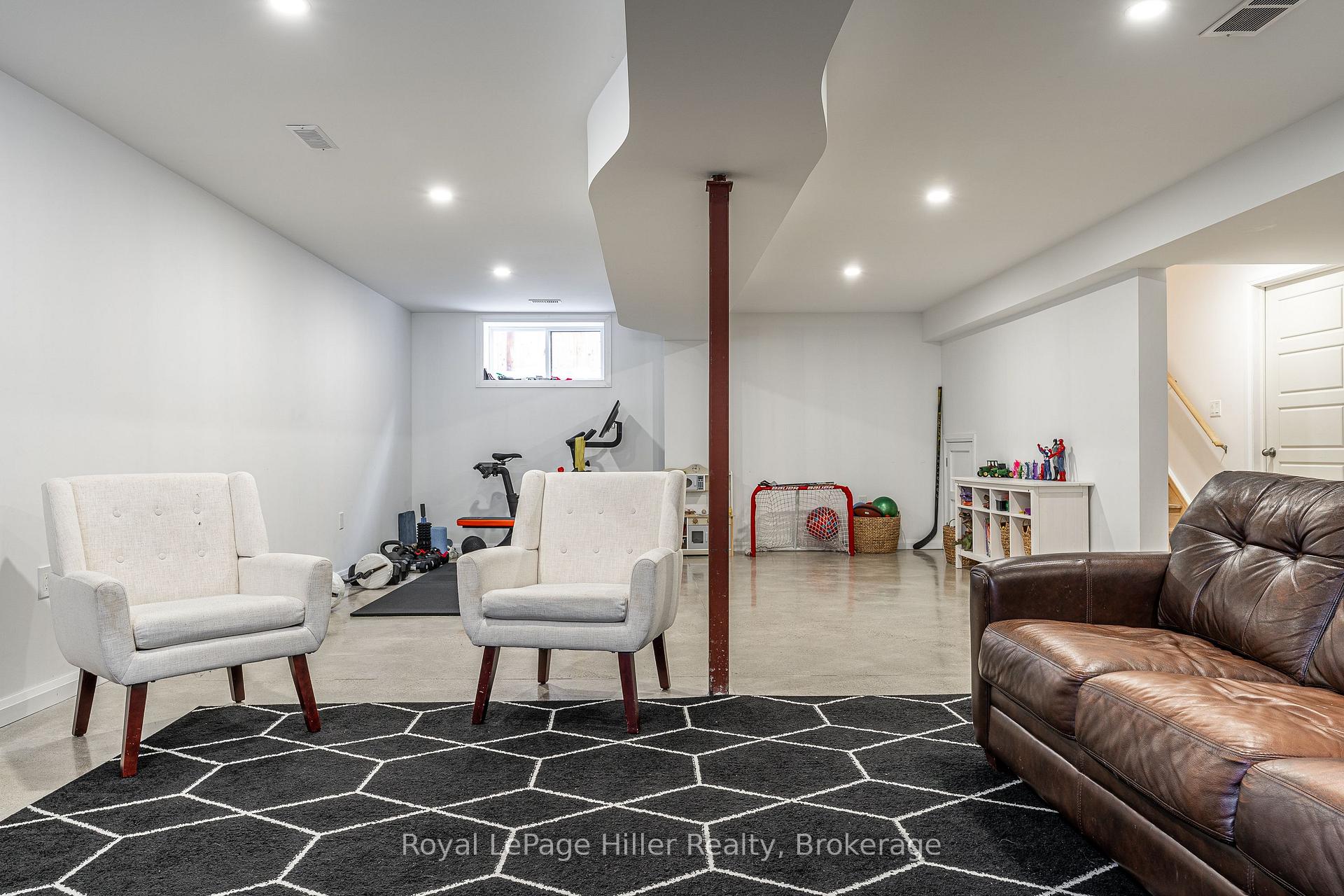 Photo 40 of 255 Cobourg Street, Stratford — HOMEH