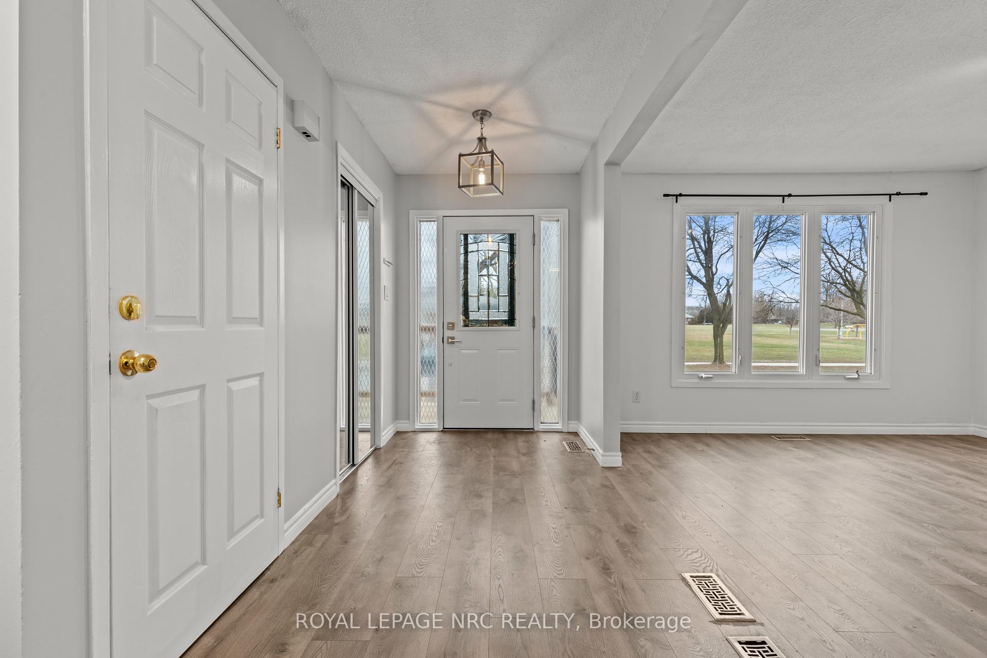 Photo 42 of 5698 Heritage Drive, Niagara Falls, Church's Lane — HOMEH