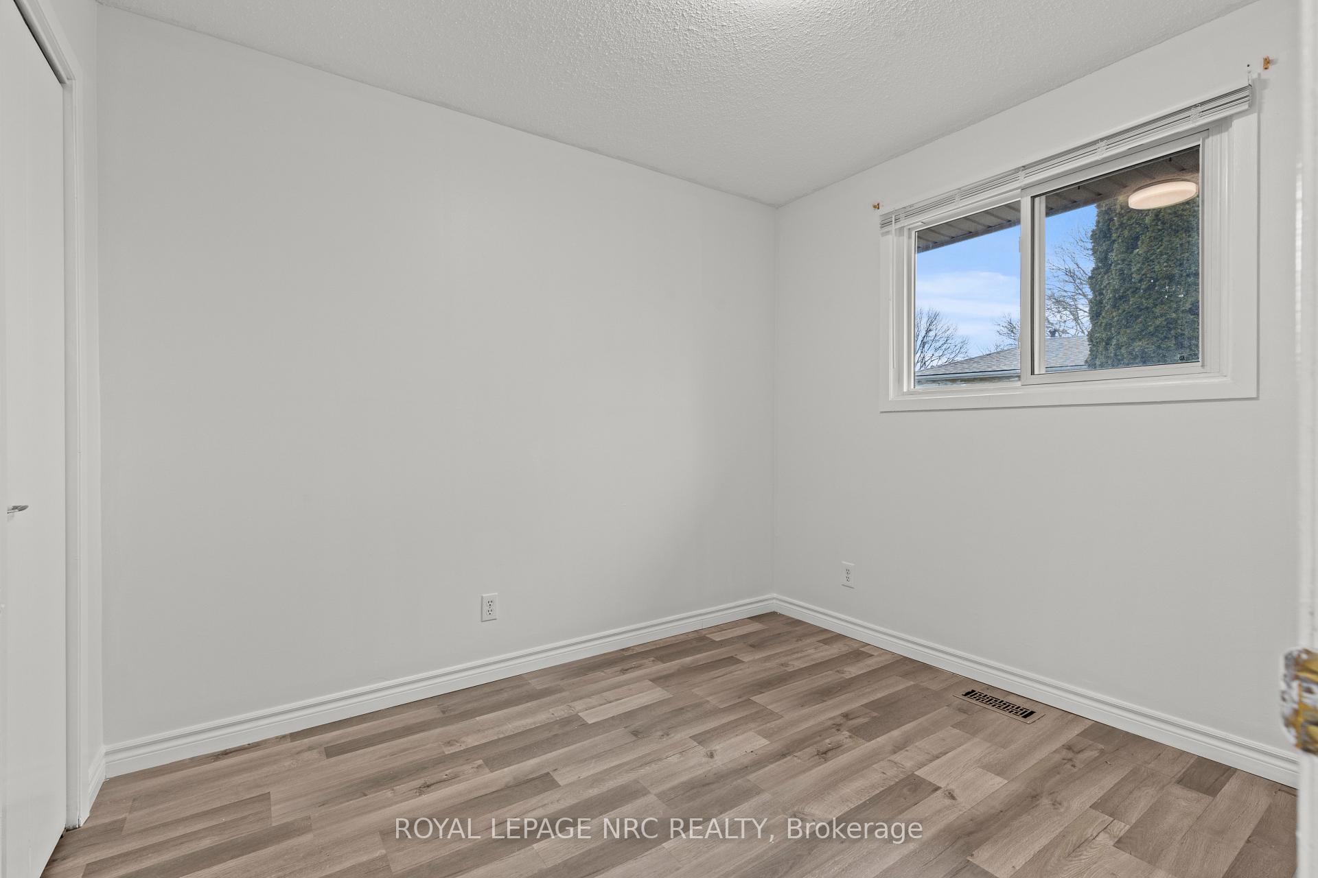 Photo 9 of 5698 Heritage Drive, Niagara Falls, Church's Lane — HOMEH