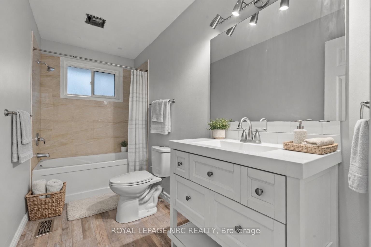 Photo 10 of 5698 Heritage Drive, Niagara Falls, Church's Lane — HOMEH