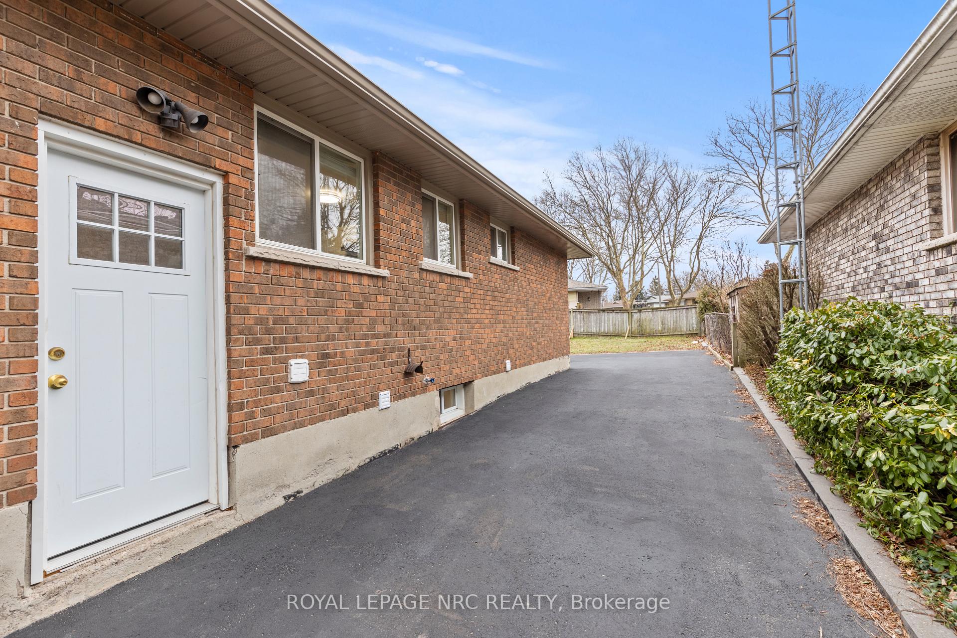 Photo 22 of 5698 Heritage Drive, Niagara Falls, Church's Lane — HOMEH
