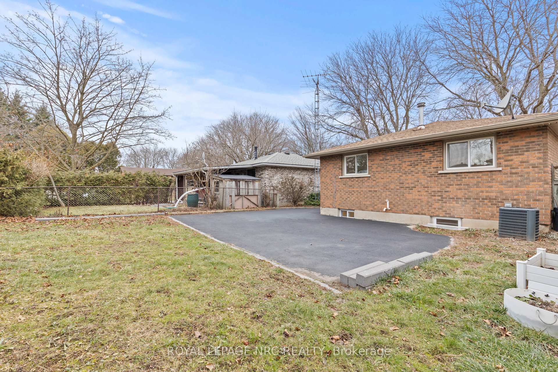 Photo 31 of 5698 Heritage Drive, Niagara Falls, Church's Lane — HOMEH