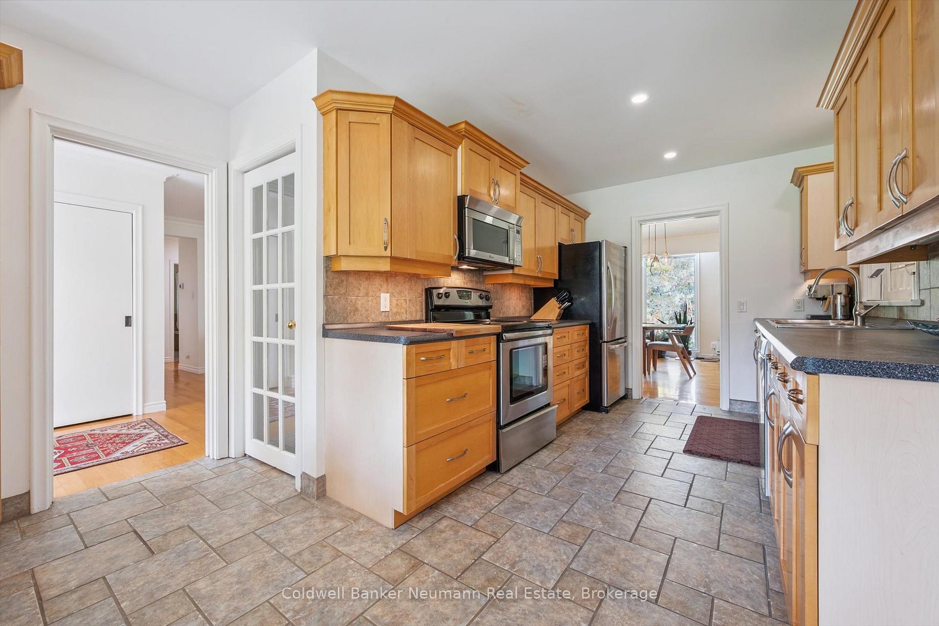 Photo 15 of 36 Harcourt Drive, Guelph, Dovercliffe Park/Old University — HOMEH