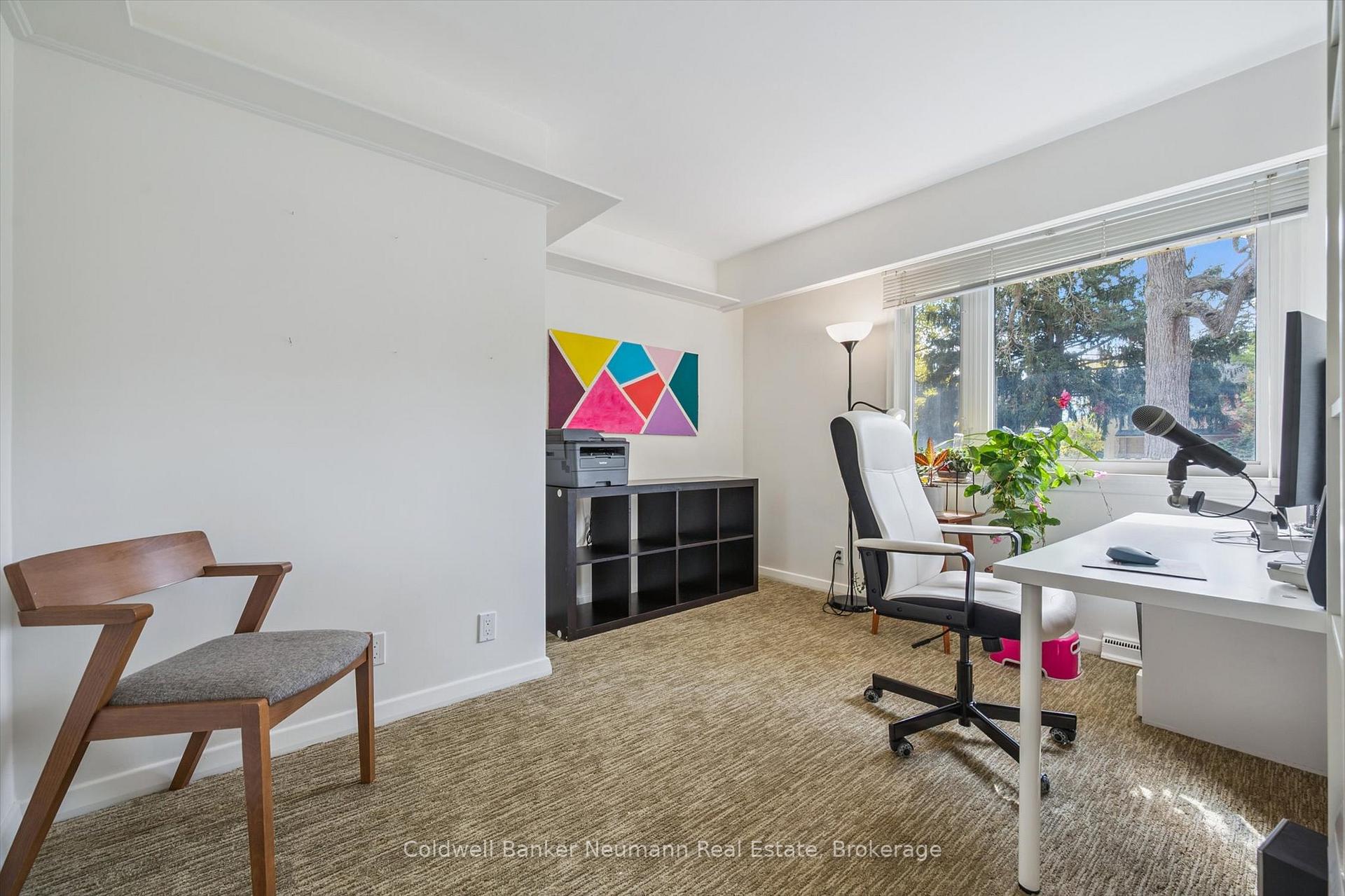 Photo 11 of 36 Harcourt Drive, Guelph, Dovercliffe Park/Old University — HOMEH
