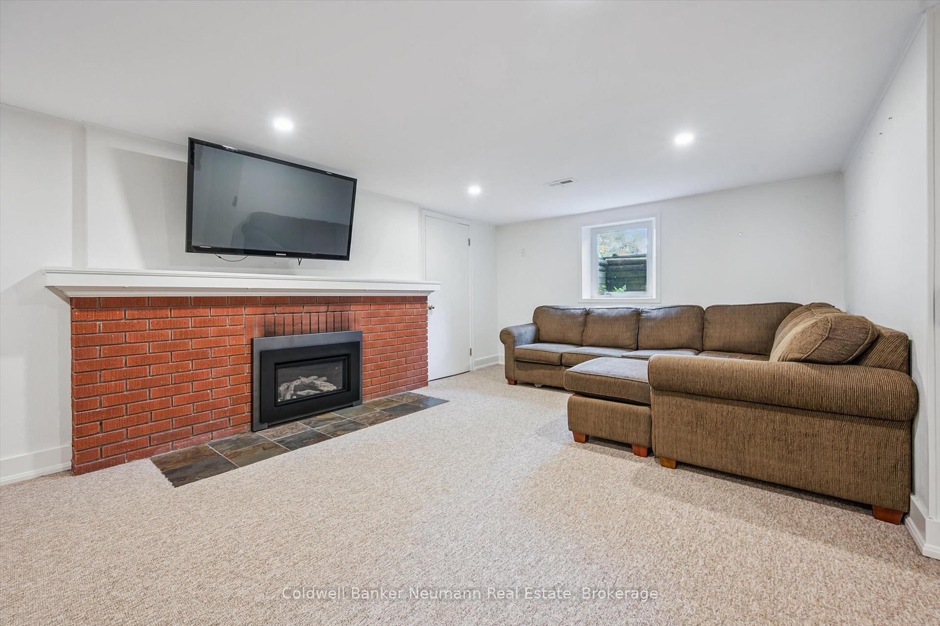 Photo 16 of 36 Harcourt Drive, Guelph, Dovercliffe Park/Old University — HOMEH