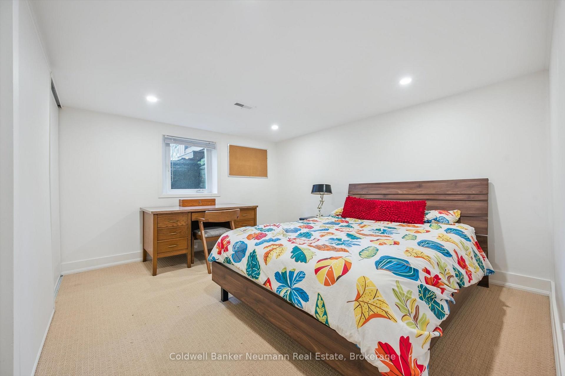 Photo 37 of 36 Harcourt Drive, Guelph, Dovercliffe Park/Old University — HOMEH