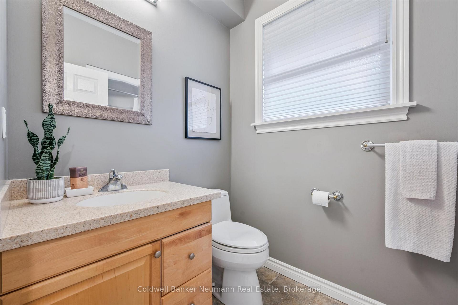 Photo 39 of 36 Harcourt Drive, Guelph, Dovercliffe Park/Old University — HOMEH