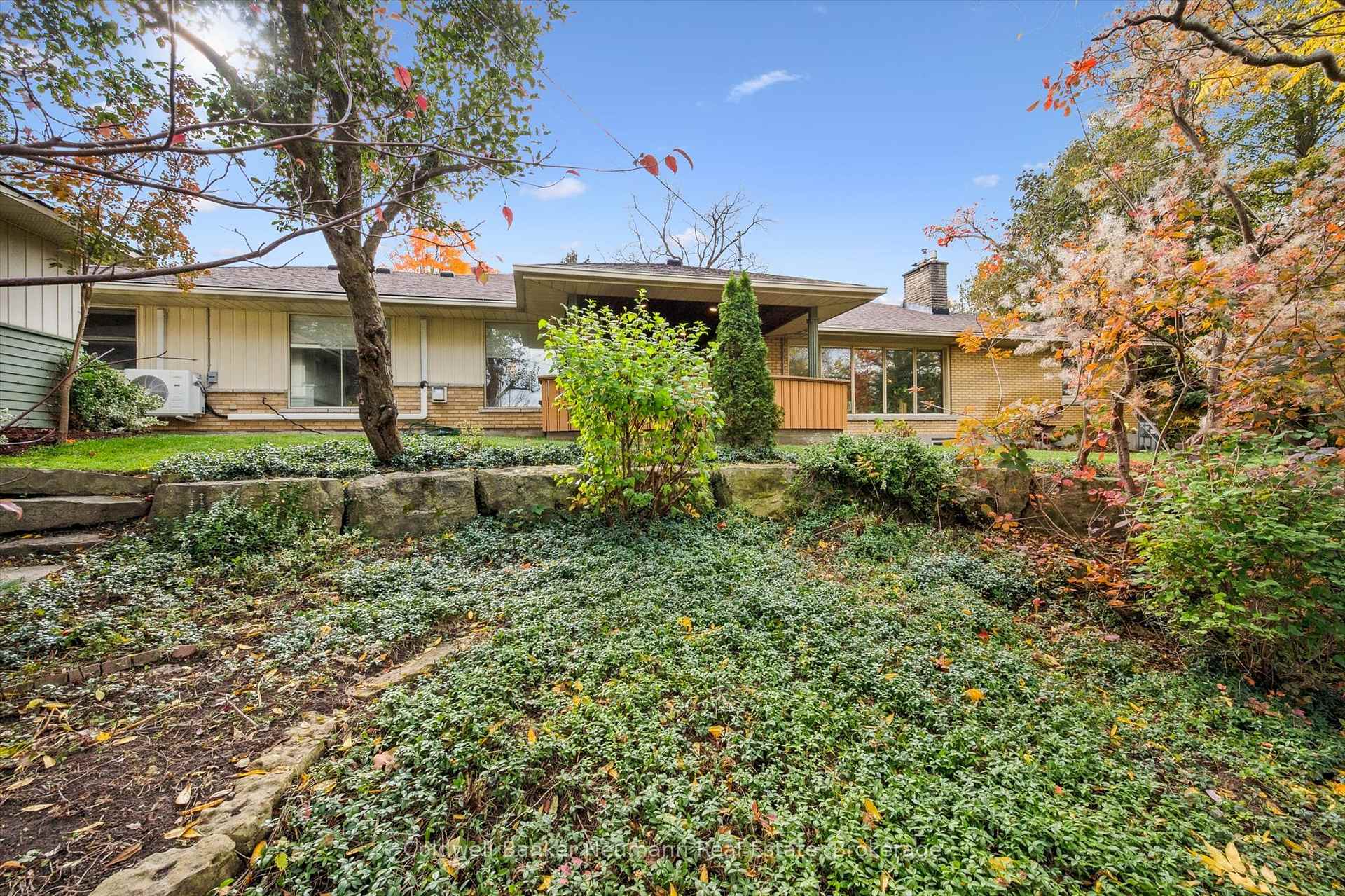 Photo 24 of 36 Harcourt Drive, Guelph, Dovercliffe Park/Old University — HOMEH