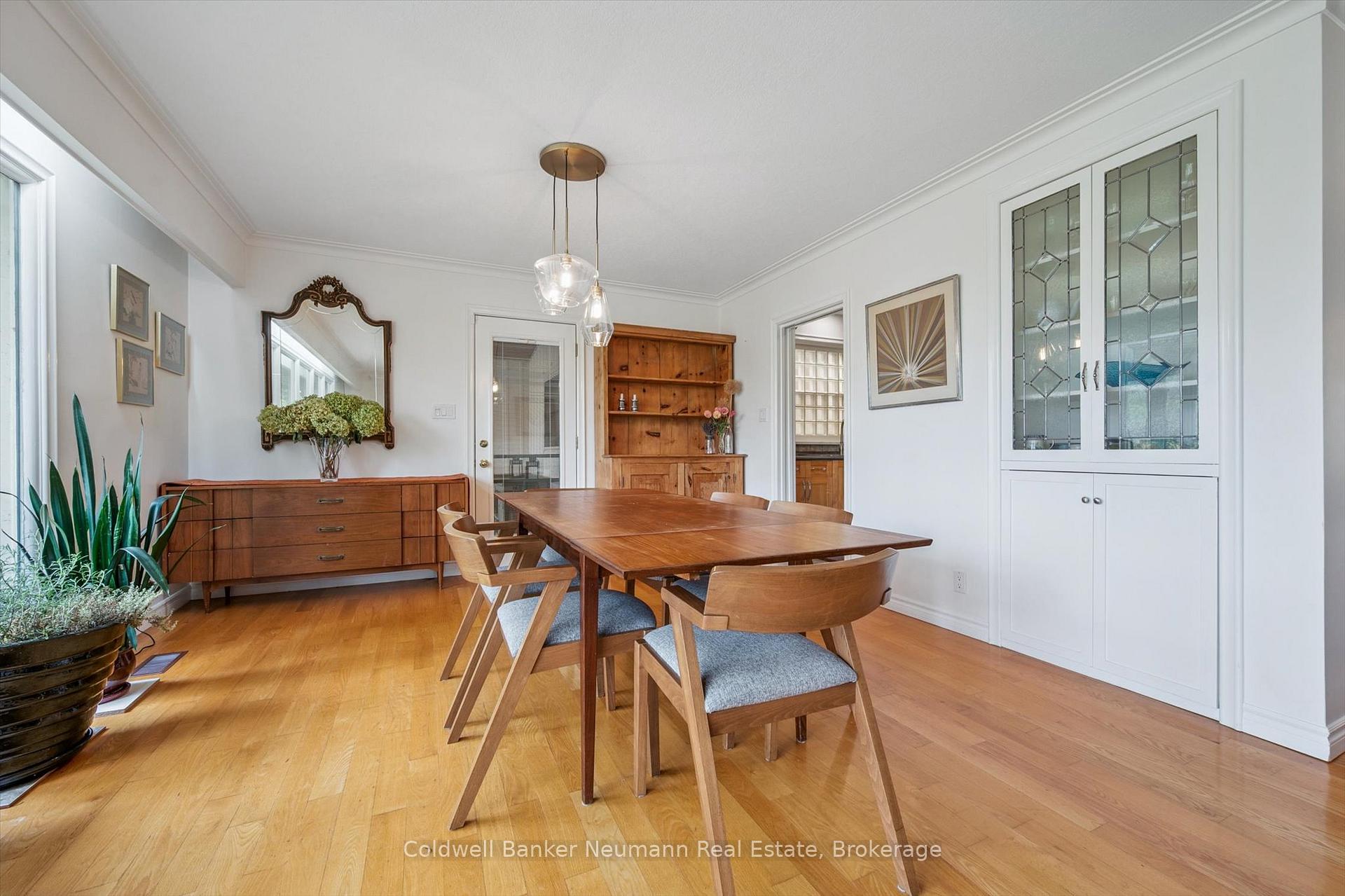 Photo 8 of 36 Harcourt Drive, Guelph, Dovercliffe Park/Old University — HOMEH