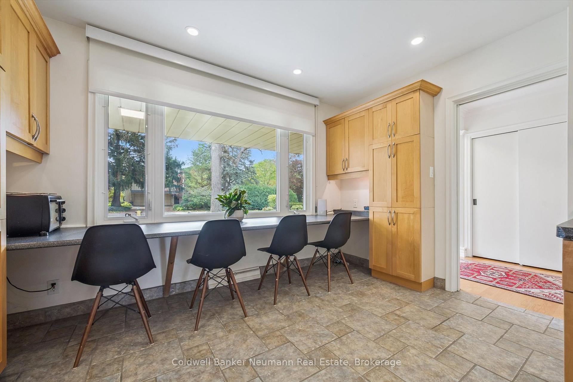 Photo 42 of 36 Harcourt Drive, Guelph, Dovercliffe Park/Old University — HOMEH