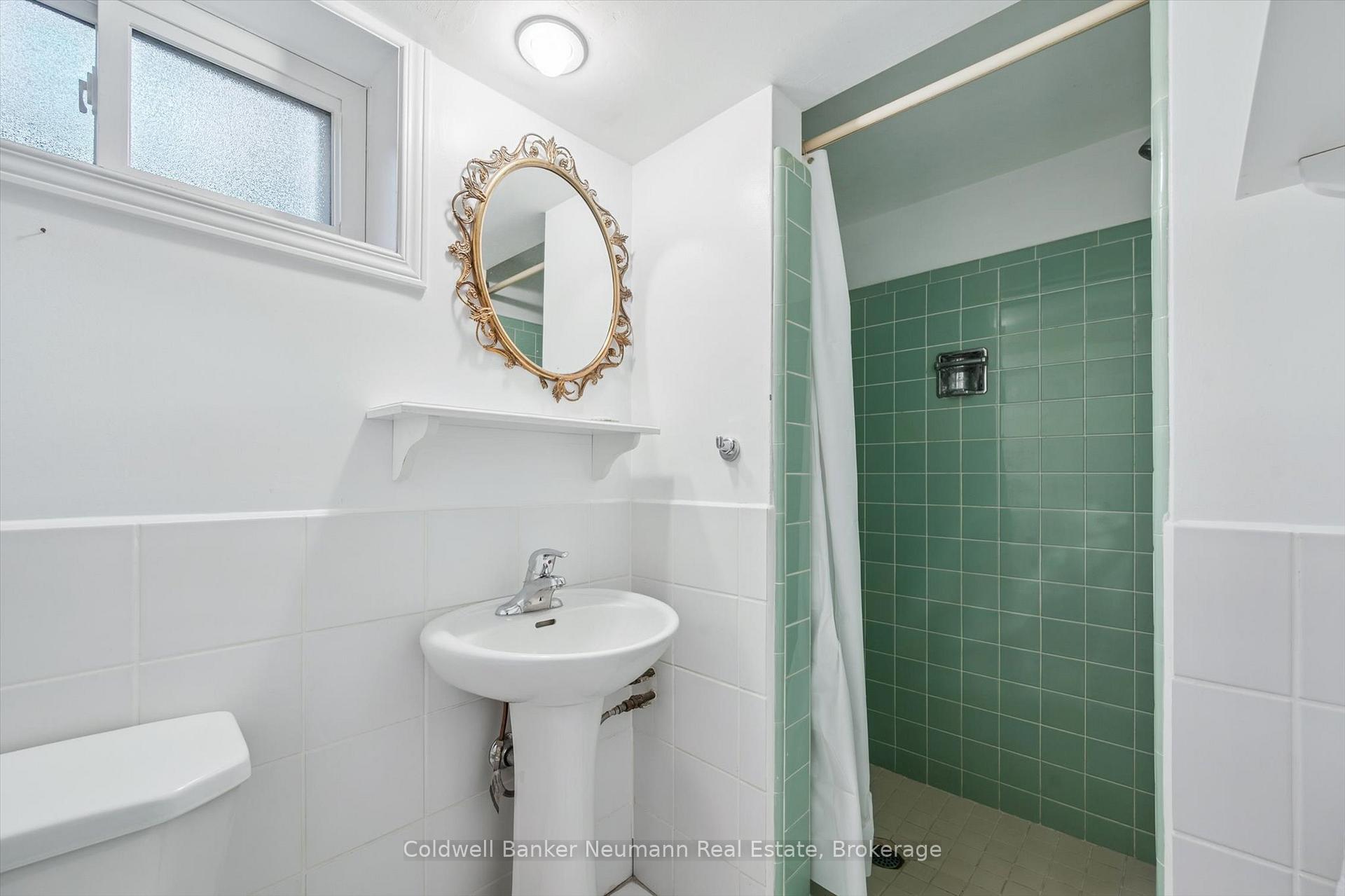 Photo 23 of 36 Harcourt Drive, Guelph, Dovercliffe Park/Old University — HOMEH