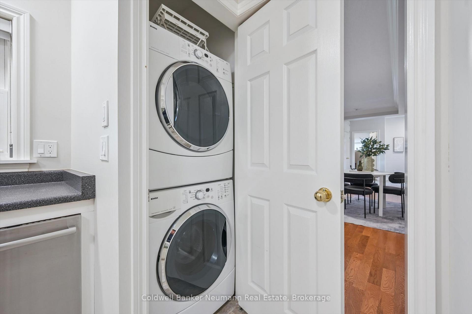 Photo 27 of 36 Harcourt Drive, Guelph, Dovercliffe Park/Old University — HOMEH