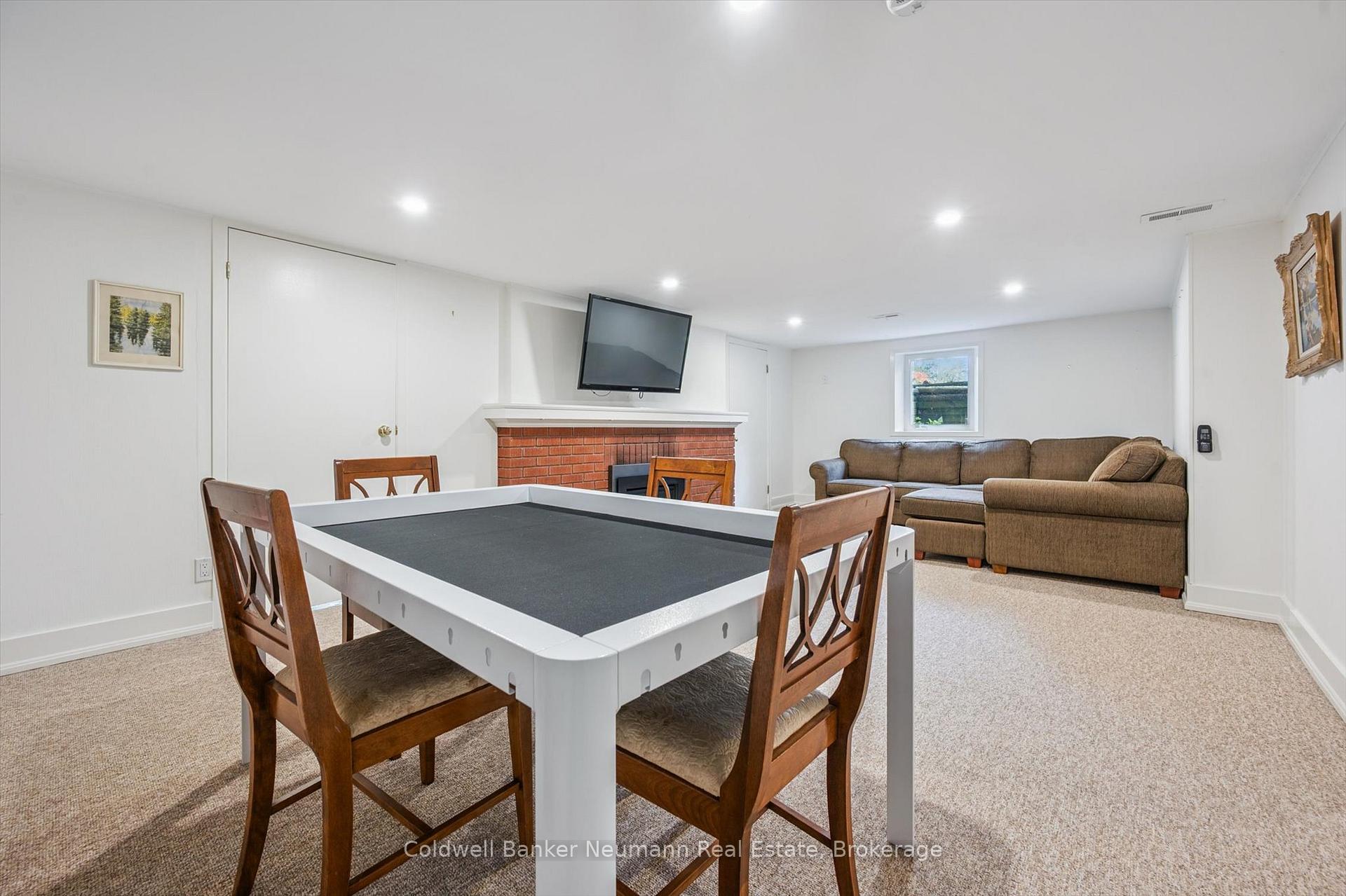 Photo 40 of 36 Harcourt Drive, Guelph, Dovercliffe Park/Old University — HOMEH