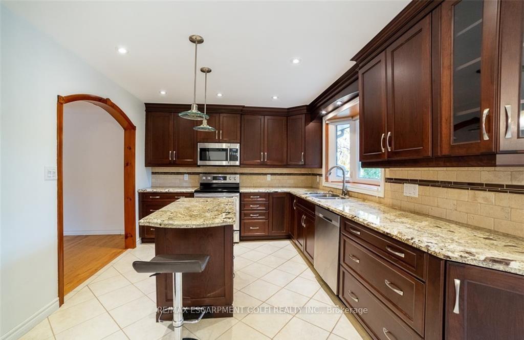 Photo 8 of 125 Lakeside Drive, Grimsby, Grimsby Beach — HOMEH