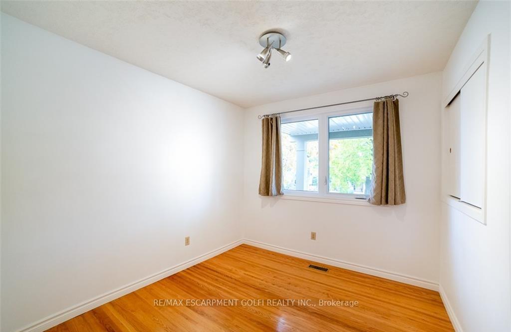 Photo 13 of 125 Lakeside Drive, Grimsby, Grimsby Beach — HOMEH