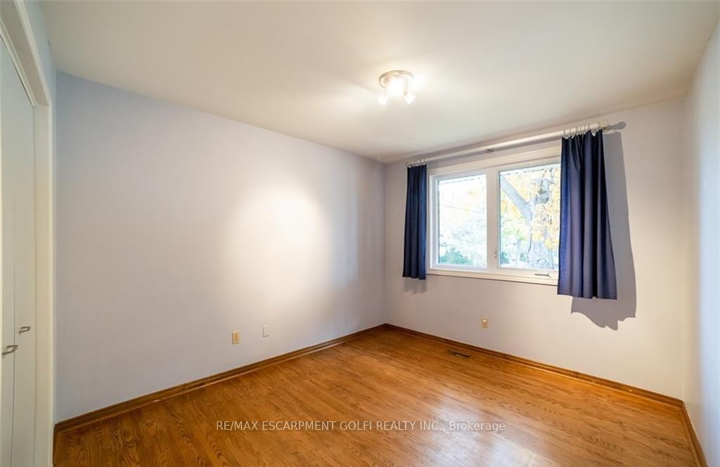 Photo 17 of 125 Lakeside Drive, Grimsby, Grimsby Beach — HOMEH