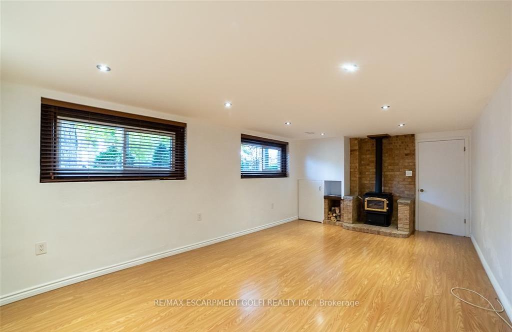 Photo 19 of 125 Lakeside Drive, Grimsby, Grimsby Beach — HOMEH