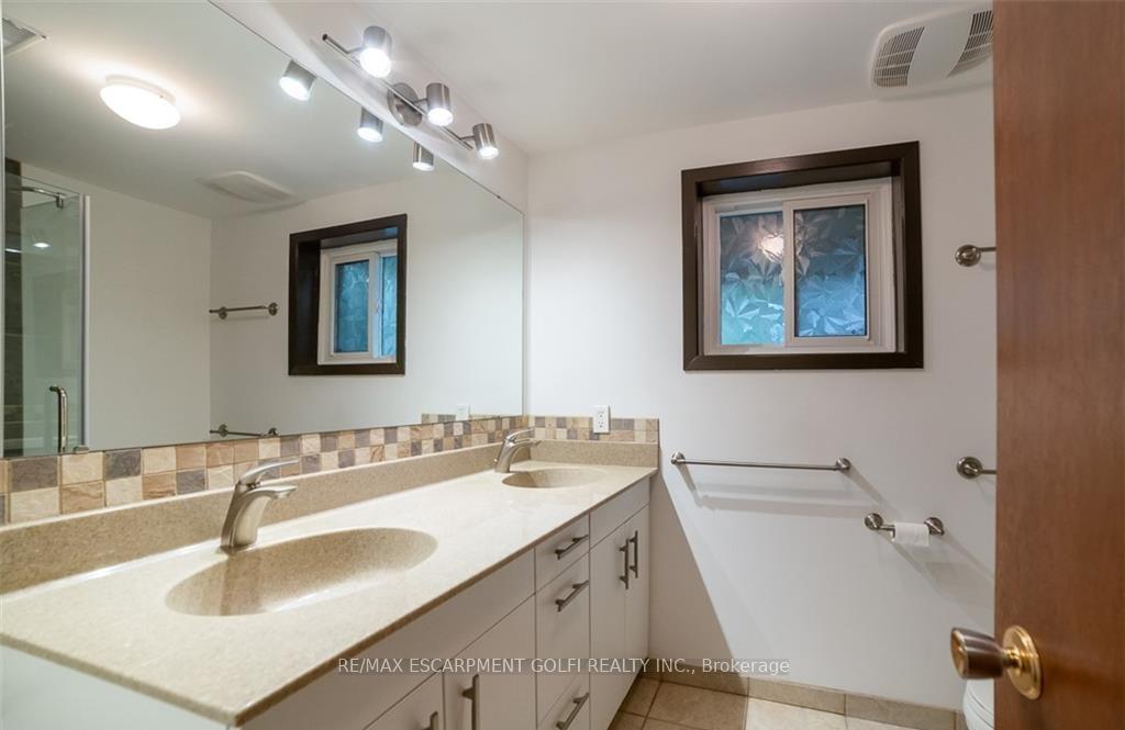 Photo 23 of 125 Lakeside Drive, Grimsby, Grimsby Beach — HOMEH