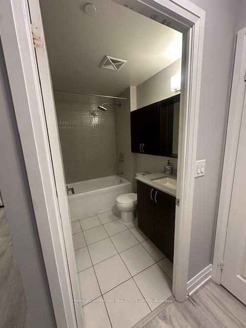Photo 15 of Unit 2412, 3700 Highway 7 Road, Vaughan, Vaughan Corporate Centre — HOMEH