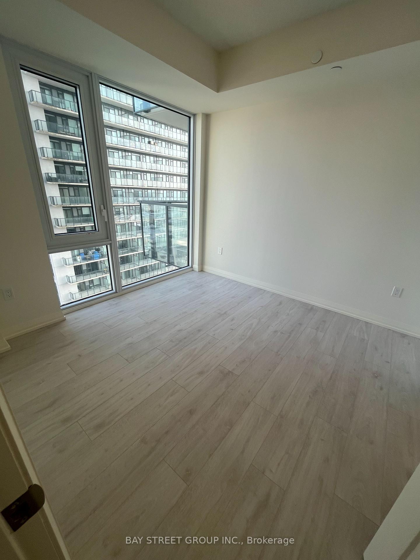 Photo 4 of Unit 1411, 27 Korda Gate, Vaughan, Vellore Village — HOMEH