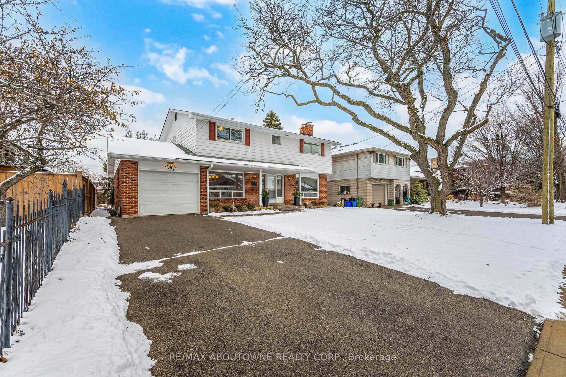 Photo 3 of 171 Sherwood Rise, Hamilton, Sherwood — HOMEH