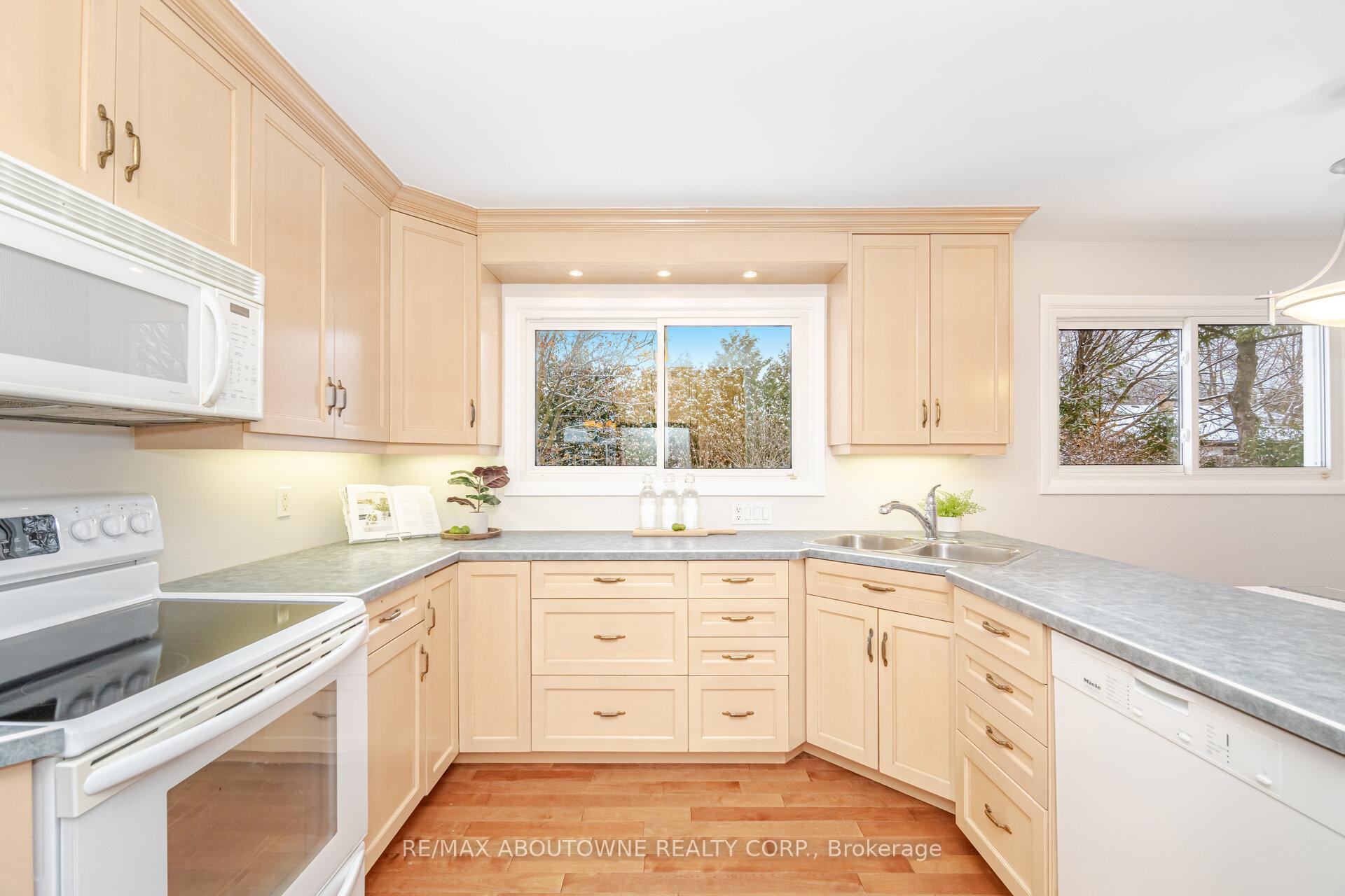 Photo 15 of 171 Sherwood Rise, Hamilton, Sherwood — HOMEH