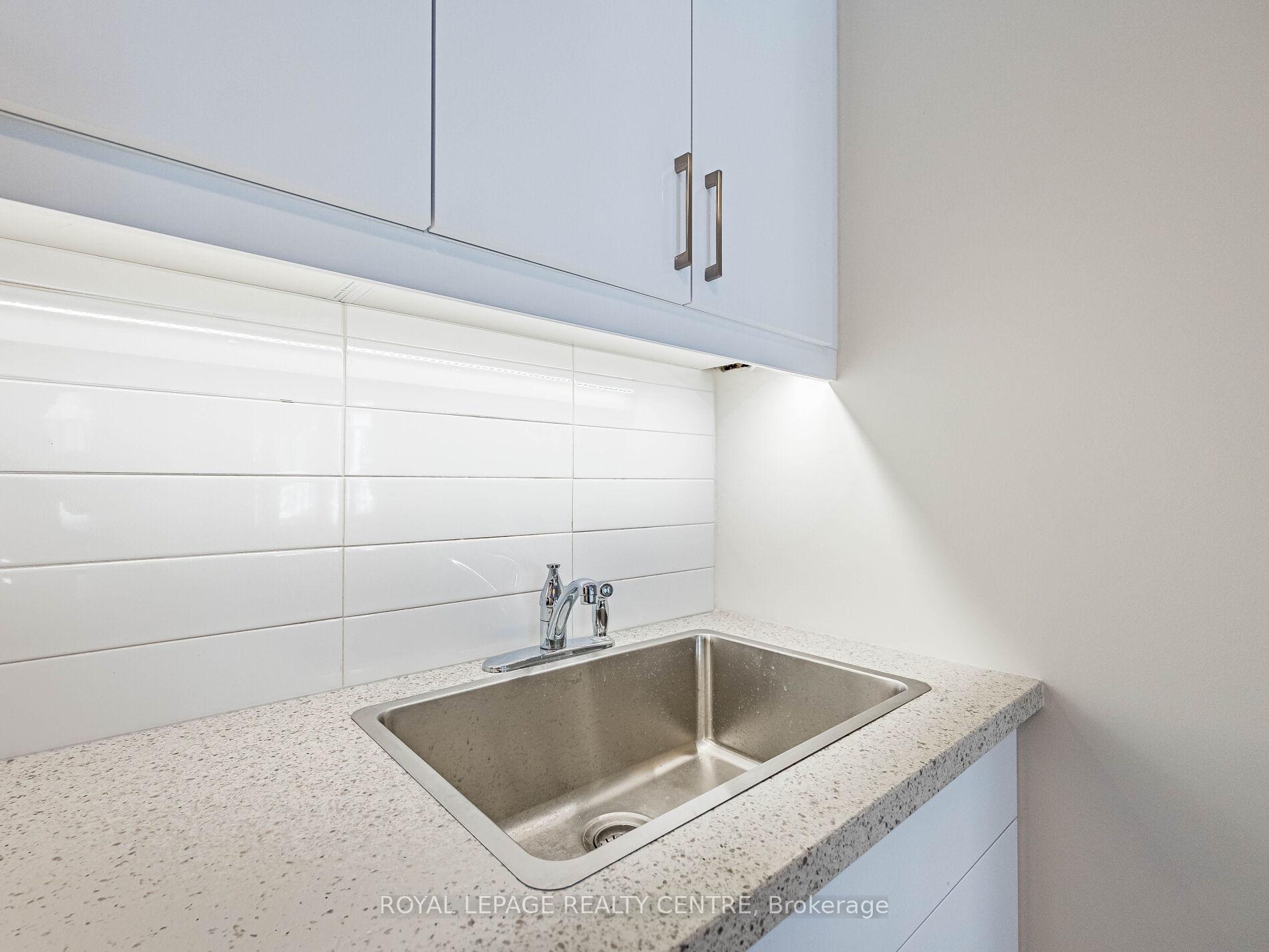 Photo 13 of Unit 16, 10 Carnation Avenue, Etobicoke, Long Branch — HOMEH