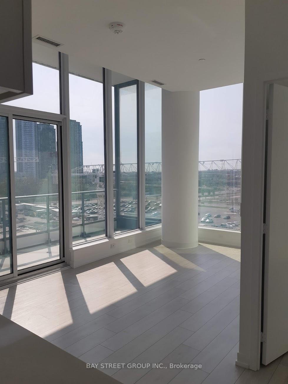 Photo 3 of Unit 806, 950 Portage Parkway, Vaughan, Vaughan Corporate Centre — HOMEH